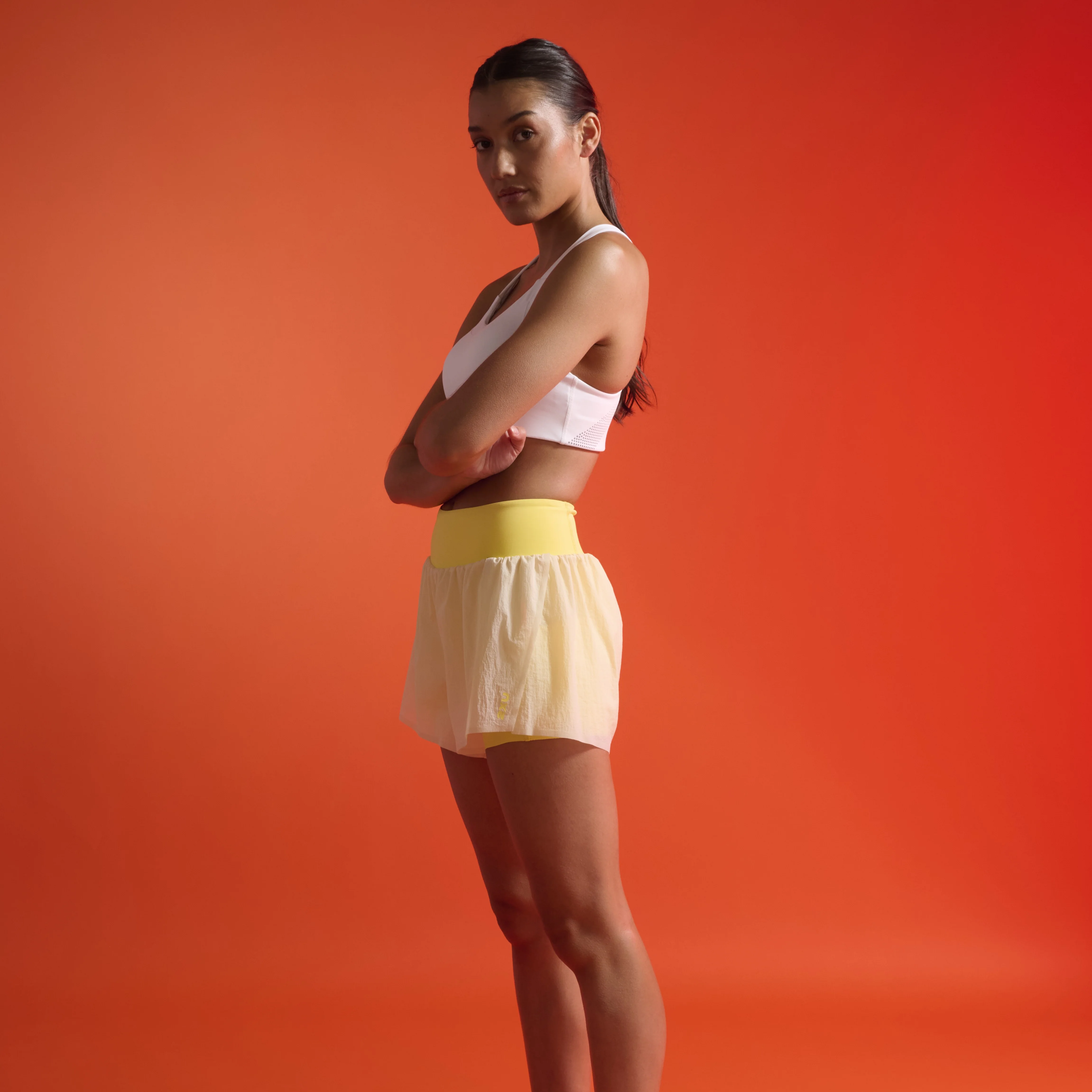 2XU Aero Hi-Rise 2-in-1 Shorts | Fog / Wattle Mist Reflective | Womens - Image 3