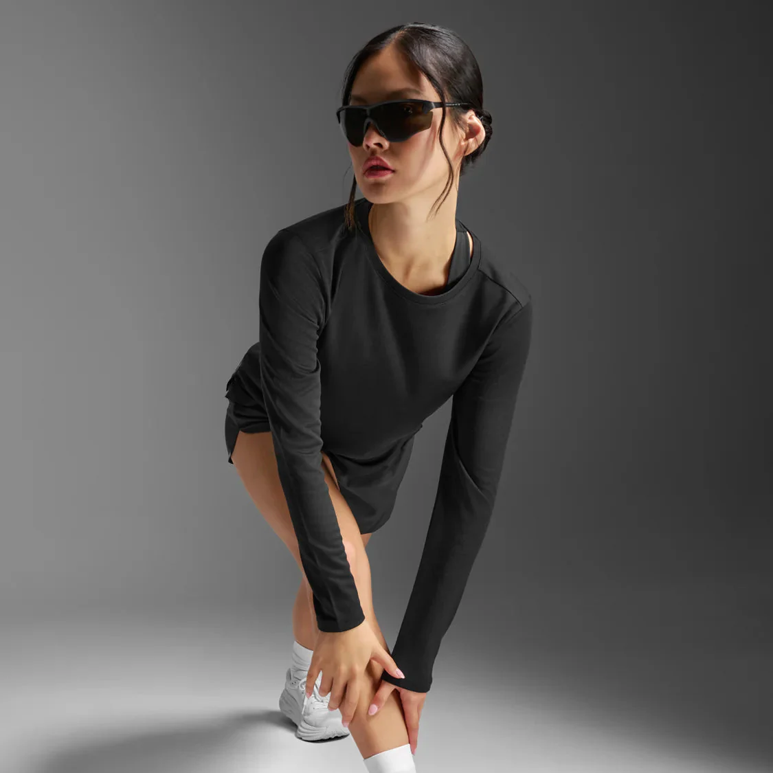 2XU Aero Mesh Long Sleeve Tee | Black / Silver Reflective | Womens - Image 4