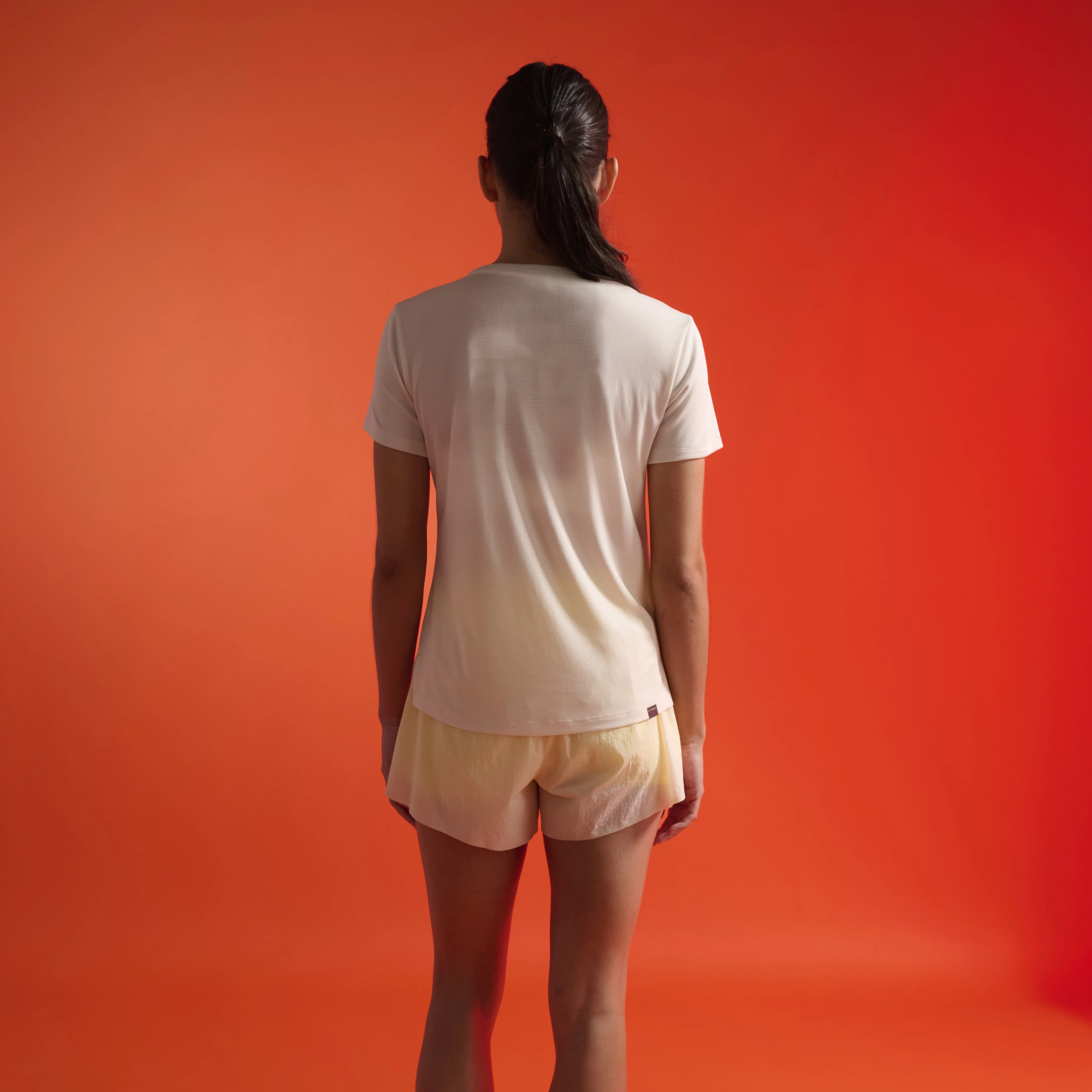 2XU Aero Tee | Fog / Wattle Mist Reflective | Womens - Image 6