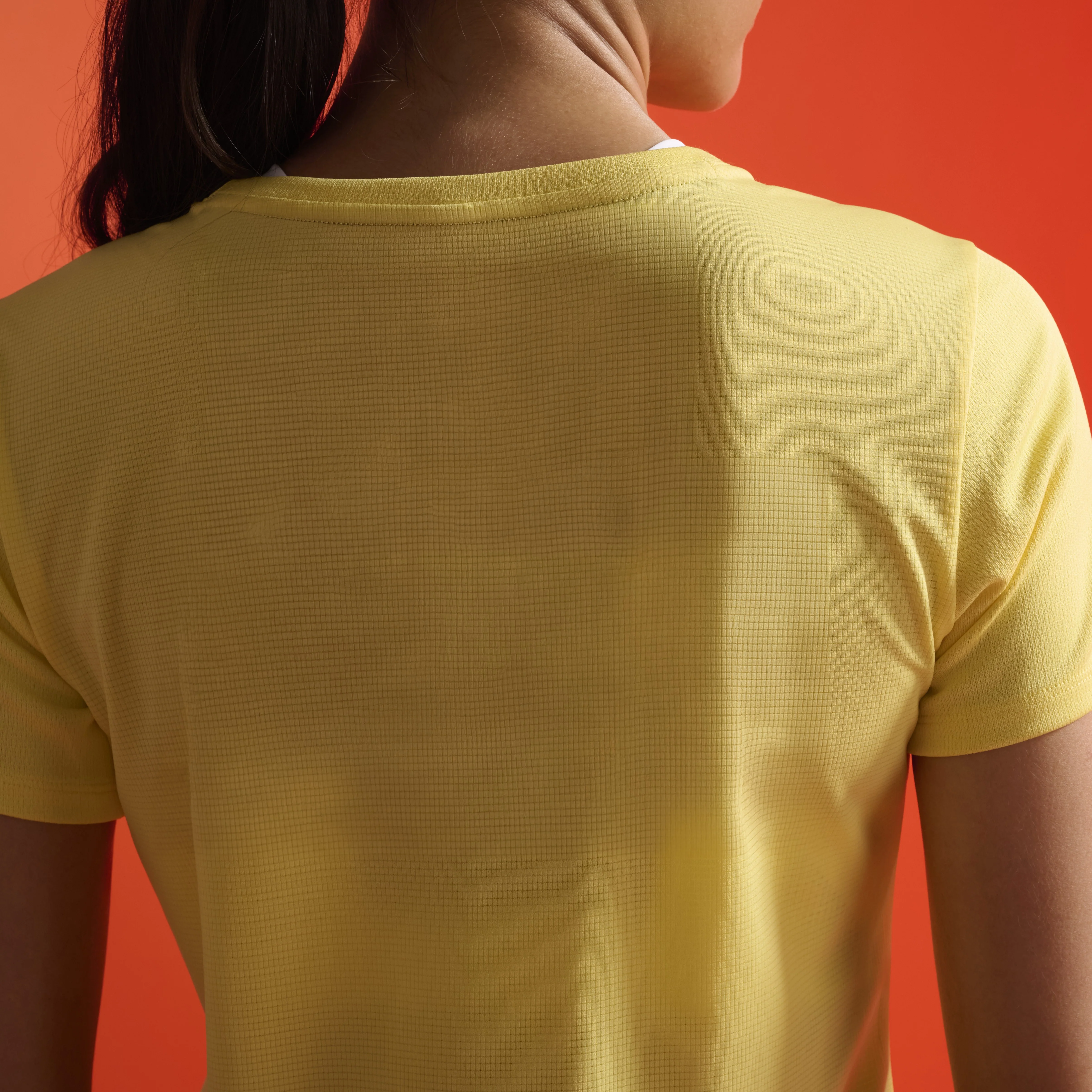 2XU Aero Tee | Wattle / Wattle Reflective | Womens - Image 4