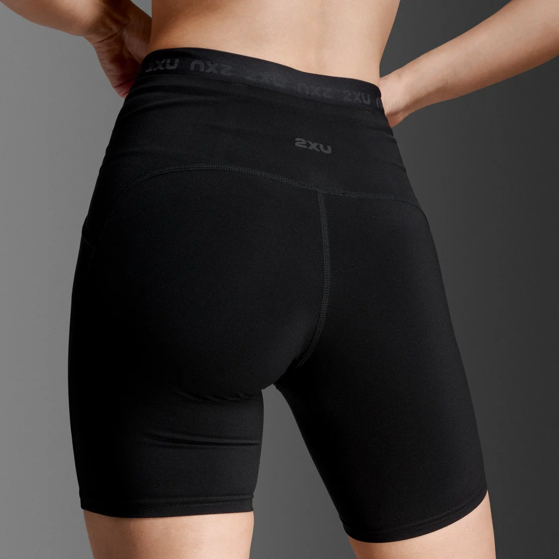 2XU Form Stash Hi-Rise 4" Compression Short | Black / Black | Womens - Image 2