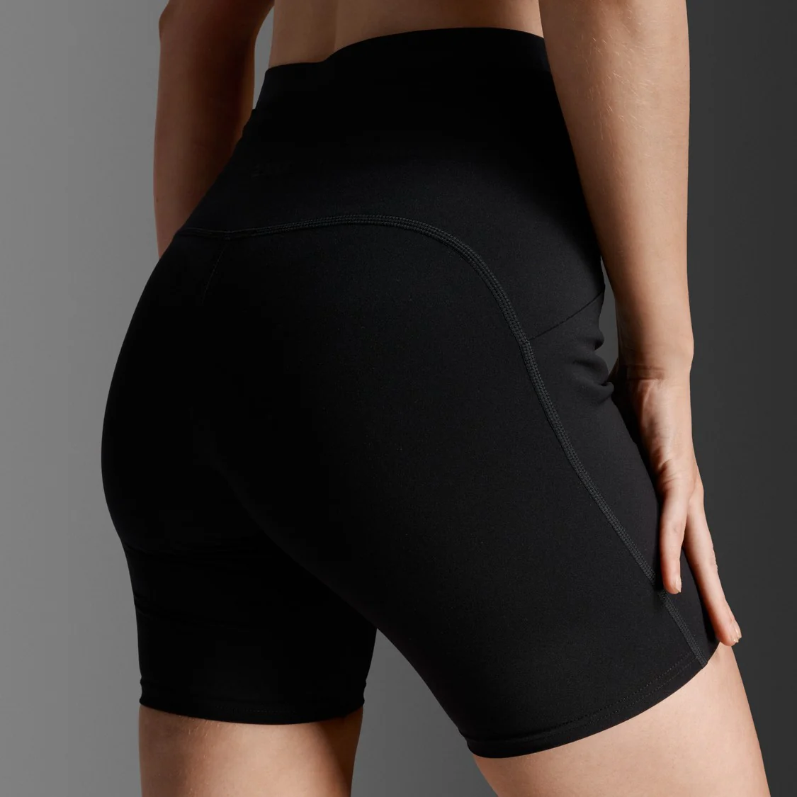 2XU Form Stash Hi-Rise 4" Compression Short | Black / Black | Womens - Image 5