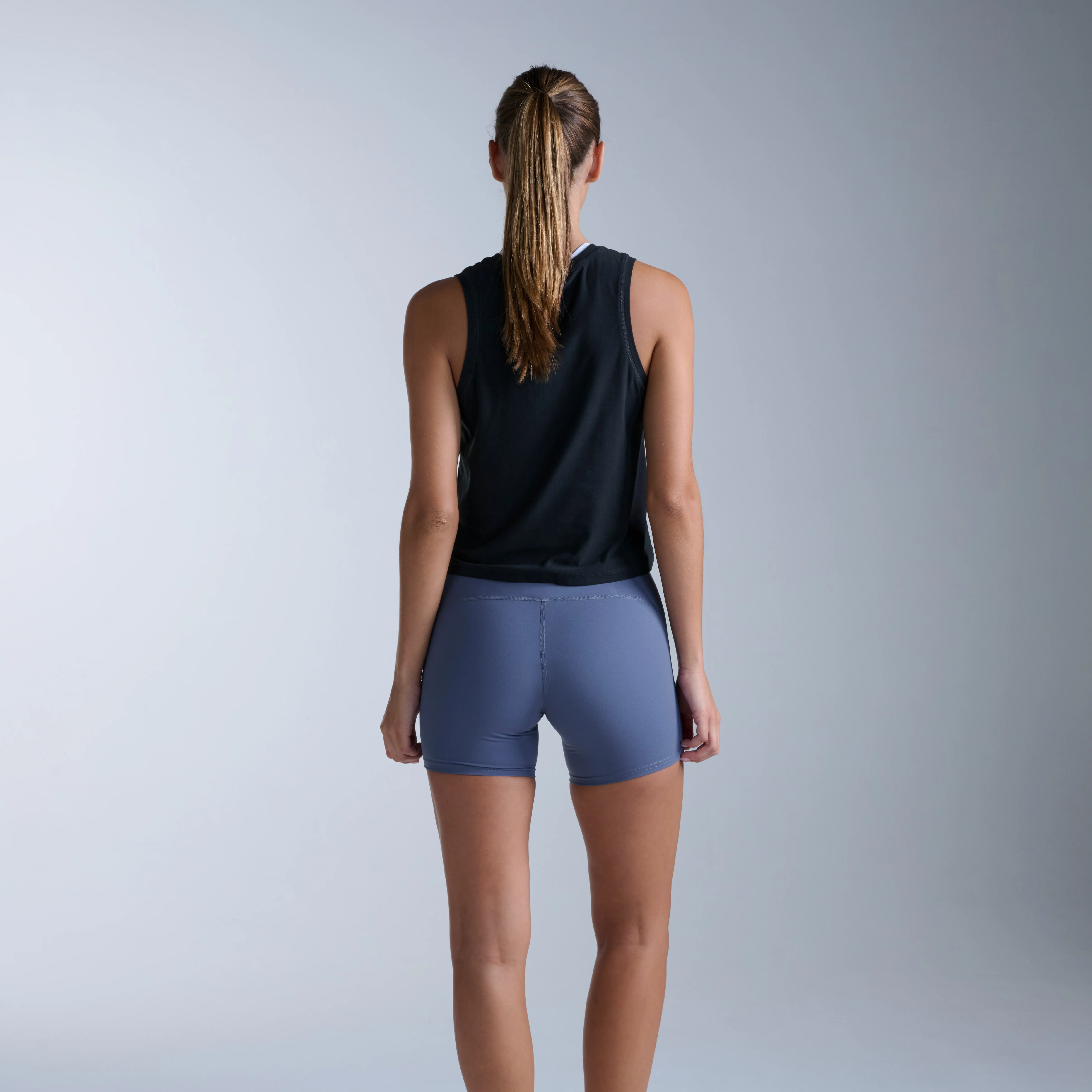 2XU Form Stash Hi-Rise 4" Compression Short | Indigo / Indigo | Womens - Image 6
