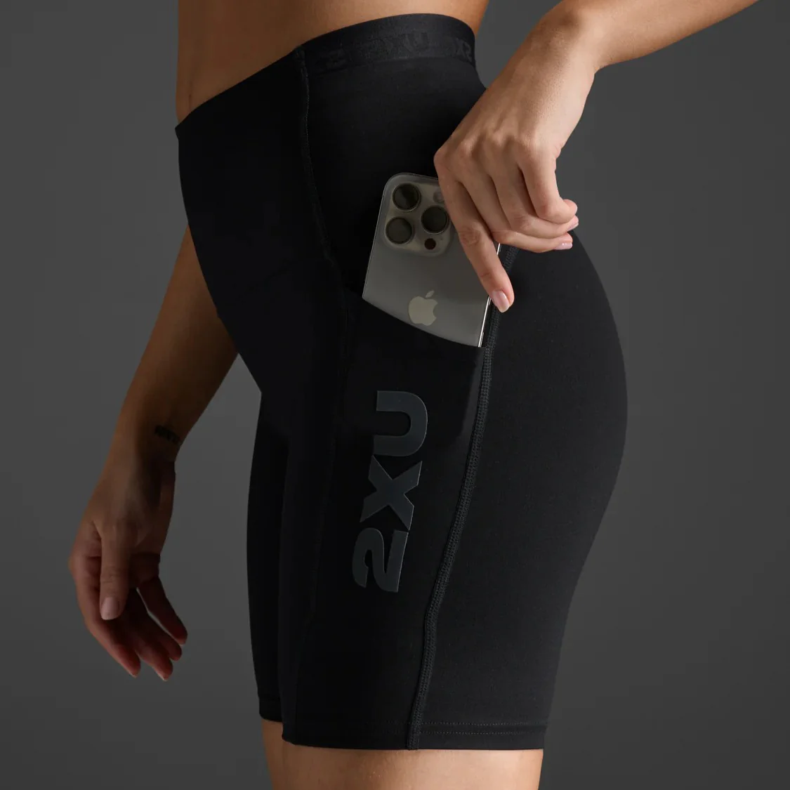 2XU Form Stash Hi-Rise Bike Short | Black / Black | Womens - Image 2