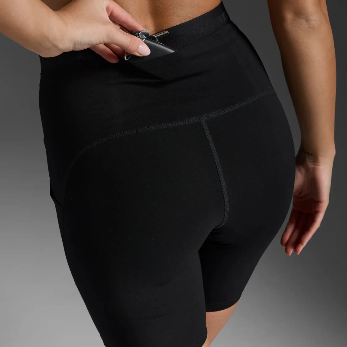 2XU Form Stash Hi-Rise Bike Short | Black / Black | Womens - Image 3