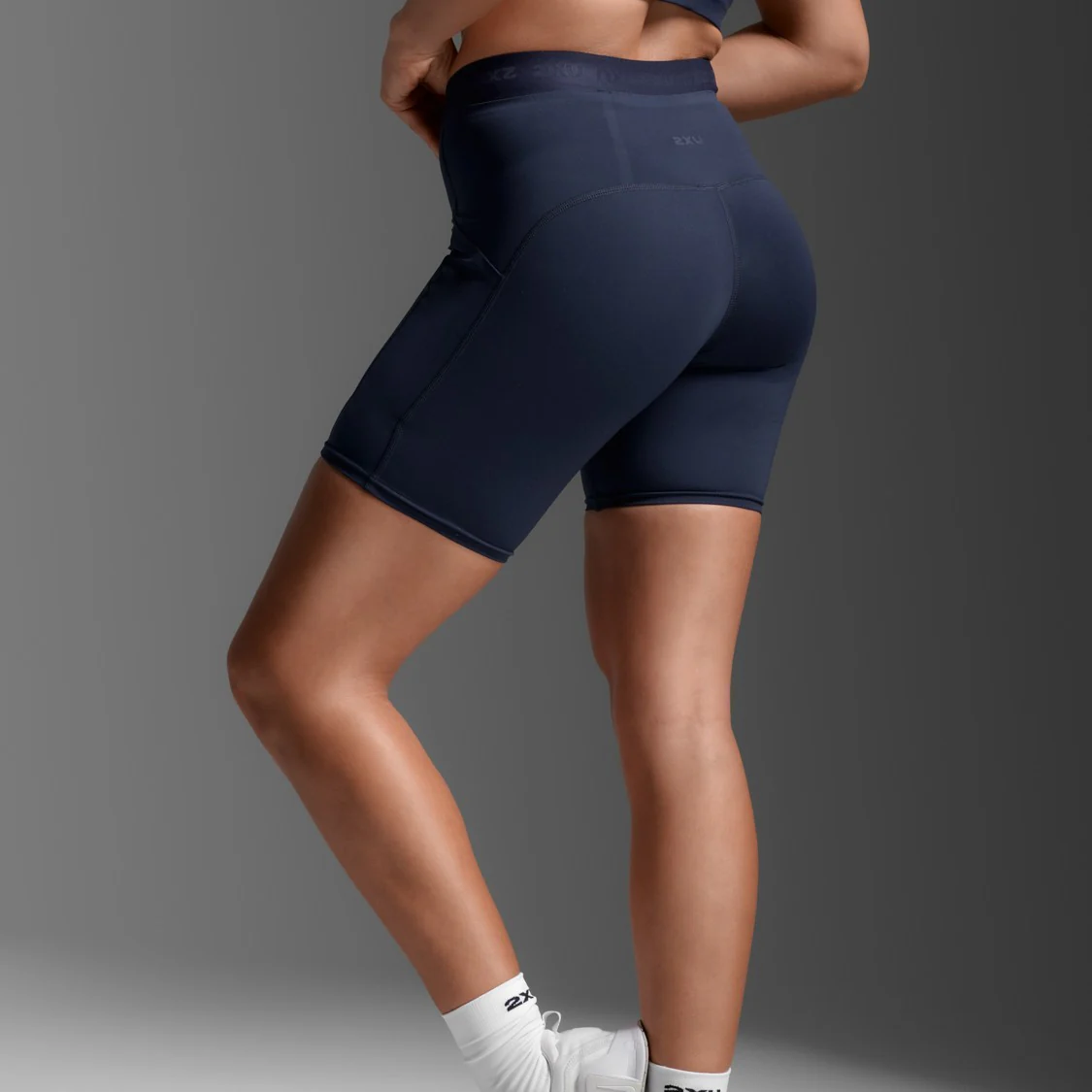 2XU Form Stash Hi-Rise Bike Short | Midnight / Midnight | Womens - Image 4