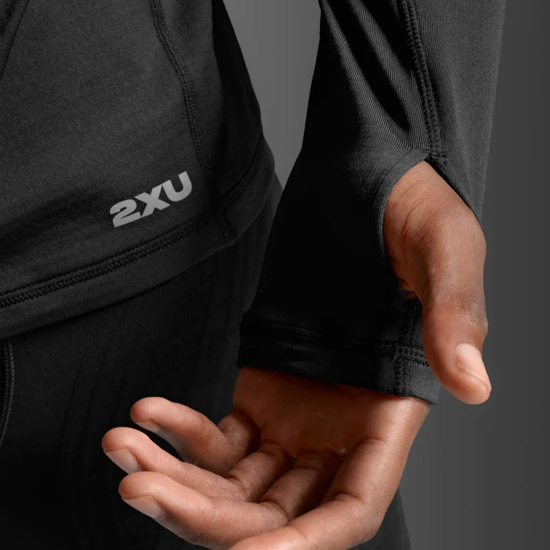 2XU Ignition Grid Base Layer | Black / Silver Reflective | Mens - Image 2