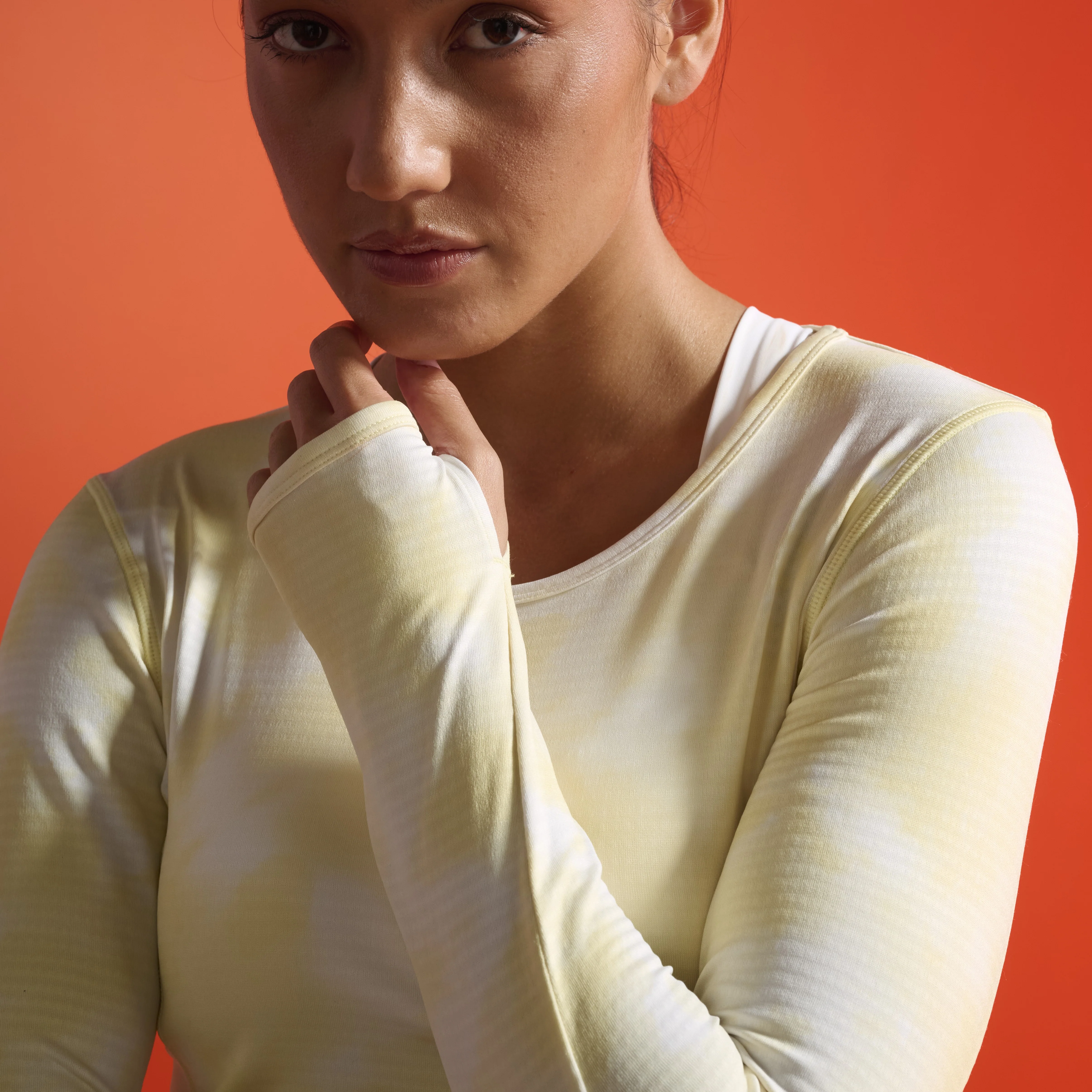 2XU Ignition Grid Base Layer | Terrain Wattle / Wattle Mist Reflective | Womens - Image 2