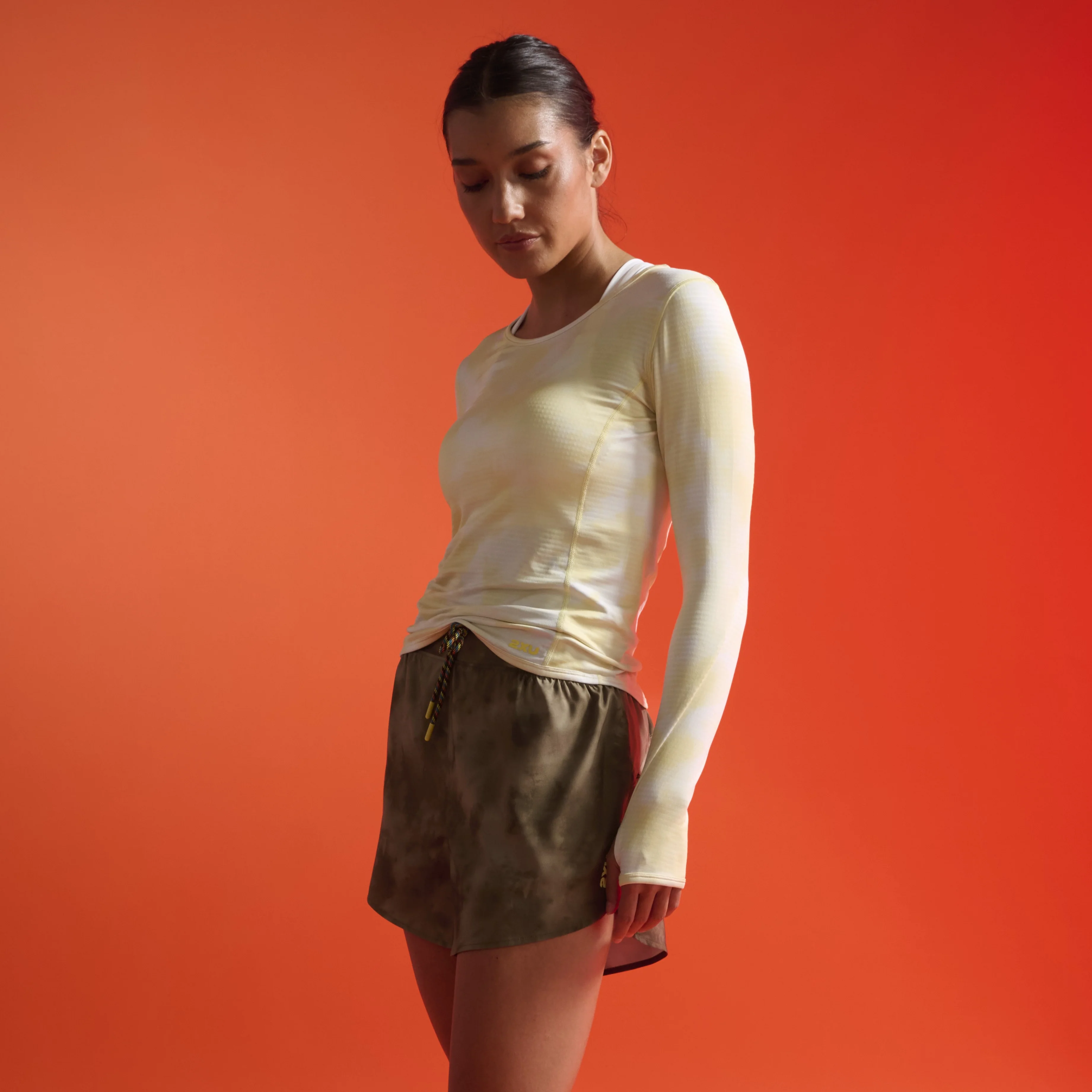 2XU Ignition Grid Base Layer | Terrain Wattle / Wattle Mist Reflective | Womens - Image 8