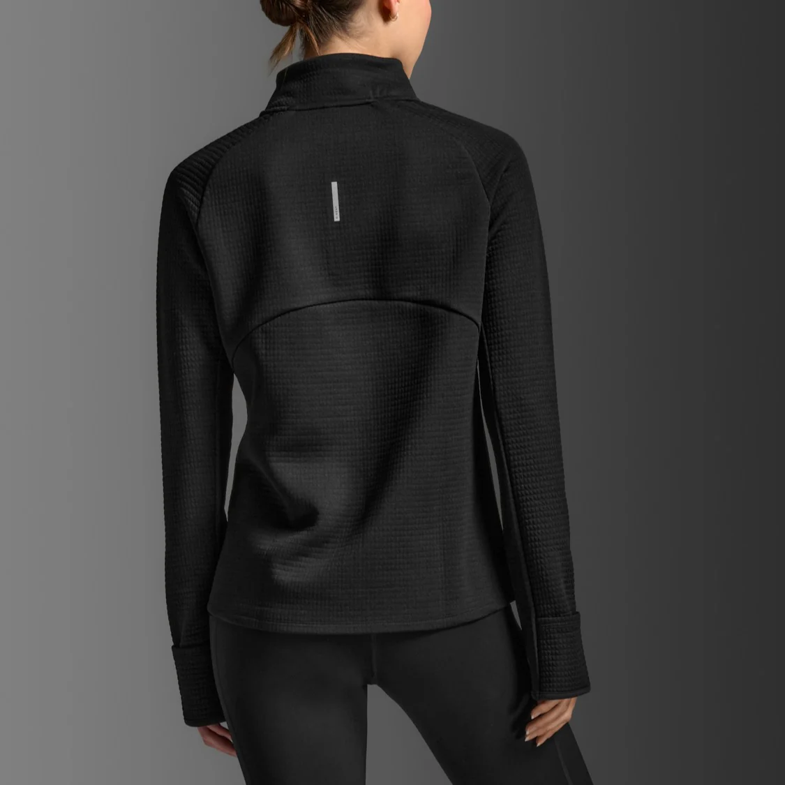 2XU Ignition Hyper-Haptic 1/4 Zip Fleece | Black / Silver Reflective | Womens - Image 5