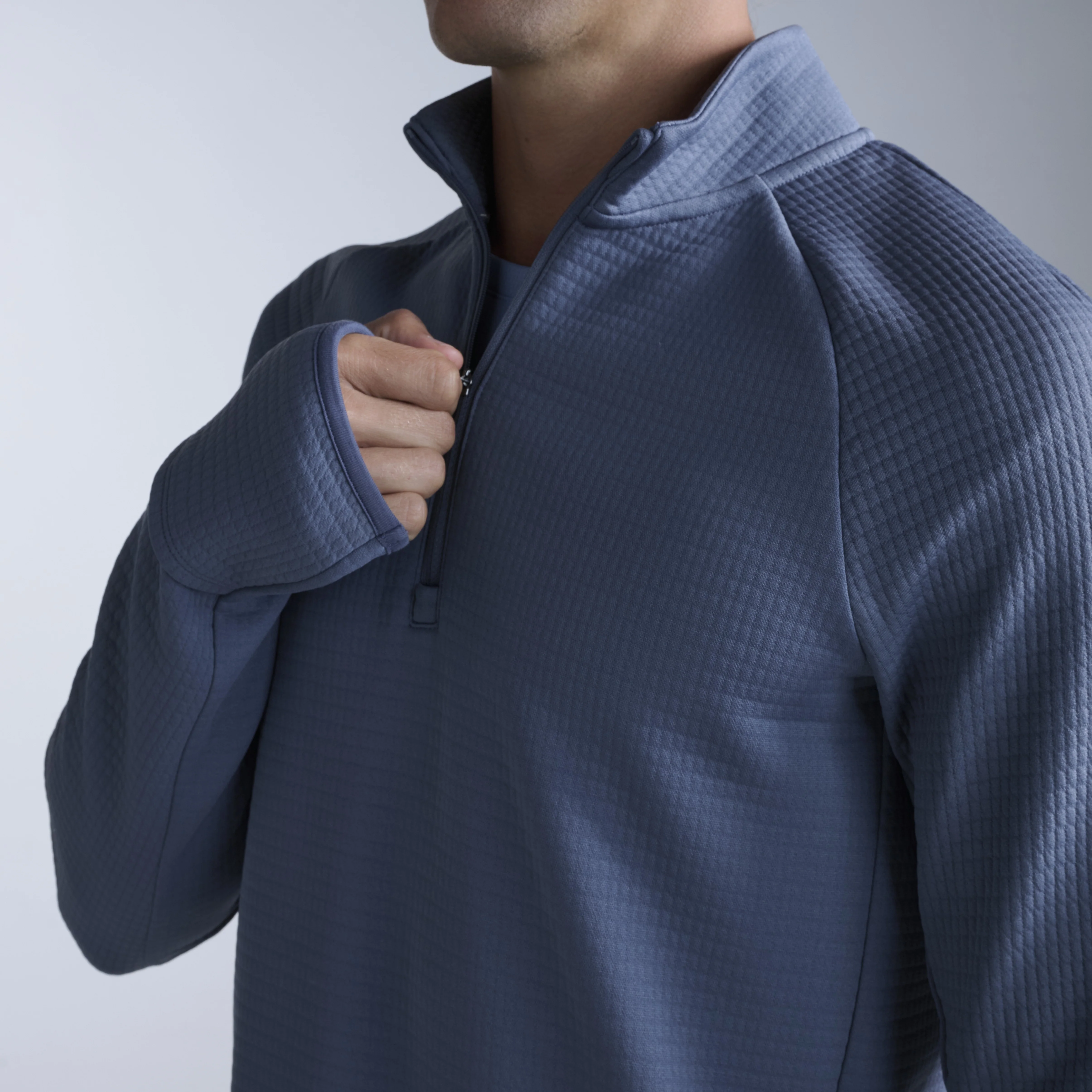 2XU Ignition Hyper-Haptic 1/4 Zip Fleece | Indigo / Black Reflective | Mens - Image 3