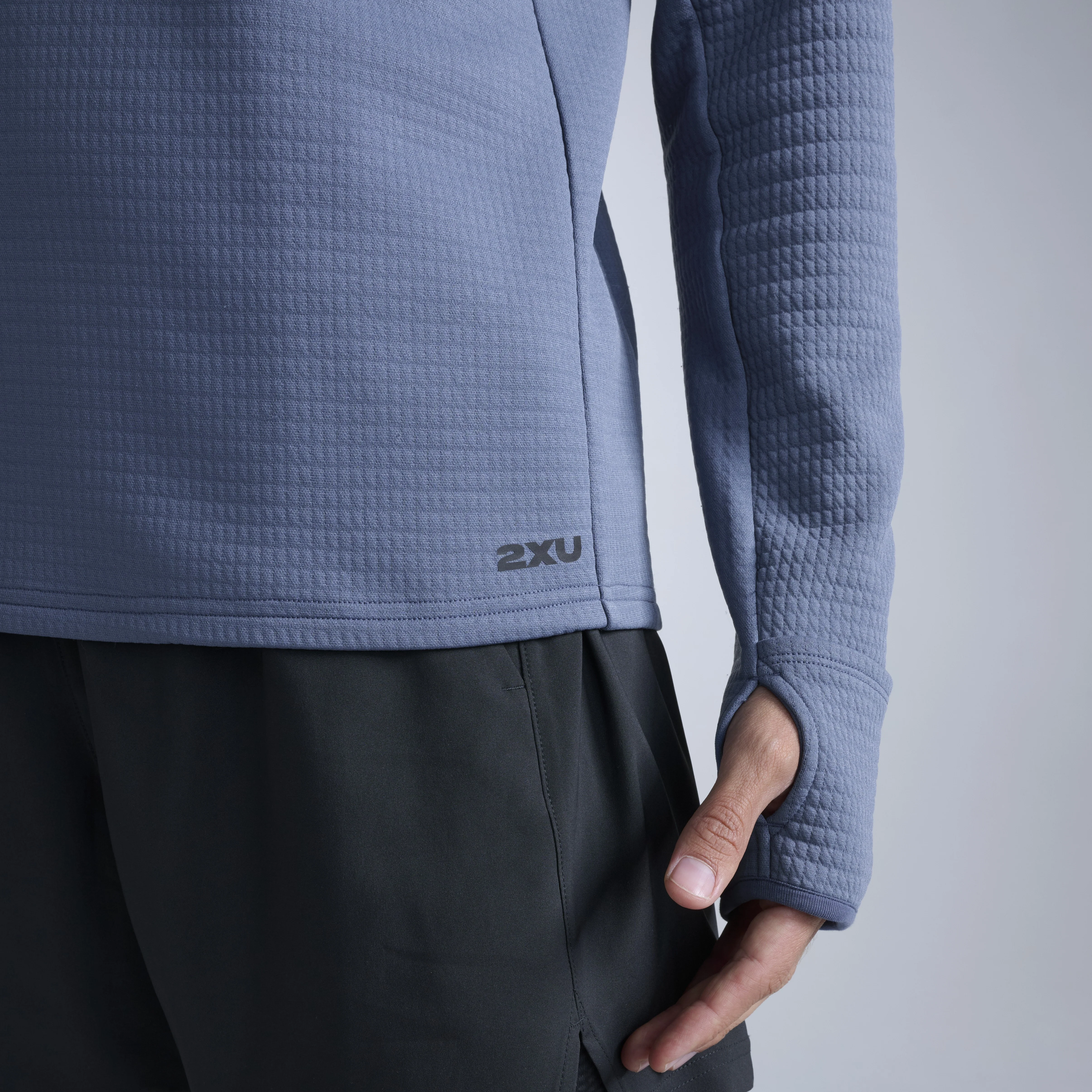 2XU Ignition Hyper-Haptic 1/4 Zip Fleece | Indigo / Black Reflective | Mens - Image 5