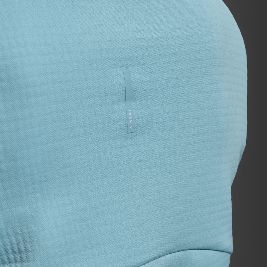 2XU Ignition Hyper-Haptic 1/4 Zip Fleece | Retro Blue / Reflective | Womens - Image 3