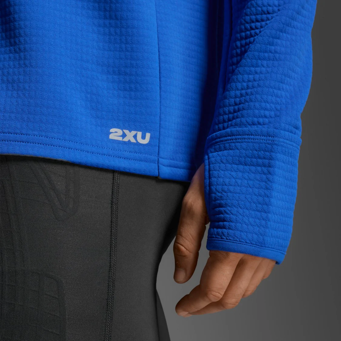 2XU Ignition Hyper-Haptic 1/4 Zip Fleece | Surf / Silver Reflective | Mens - Image 3
