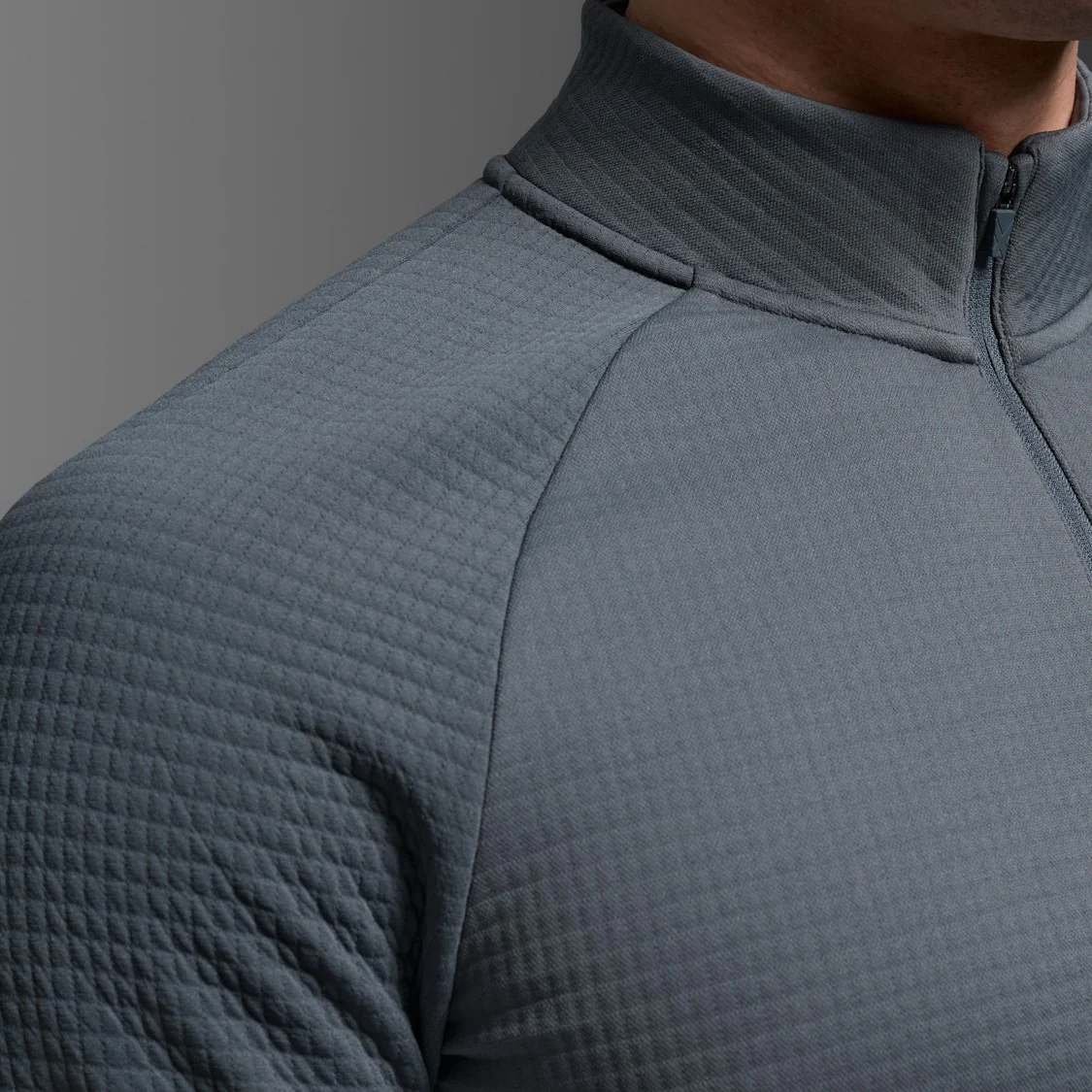 2XU Ignition Hyper-Haptic 1/4 Zip Fleece | Turbulence / Black Reflective | Mens - Image 3