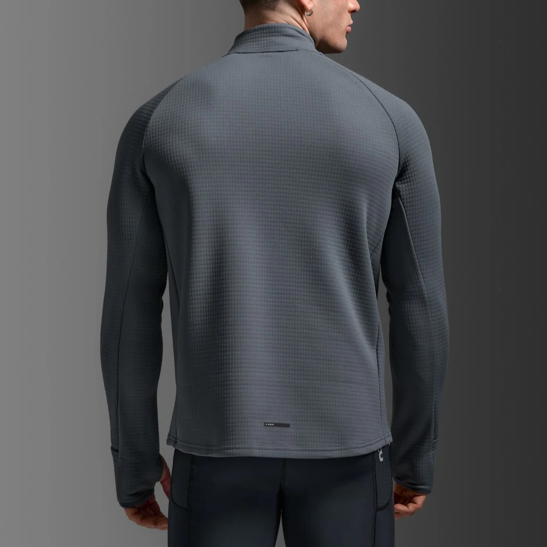 2XU Ignition Hyper-Haptic 1/4 Zip Fleece | Turbulence / Black Reflective | Mens - Image 6