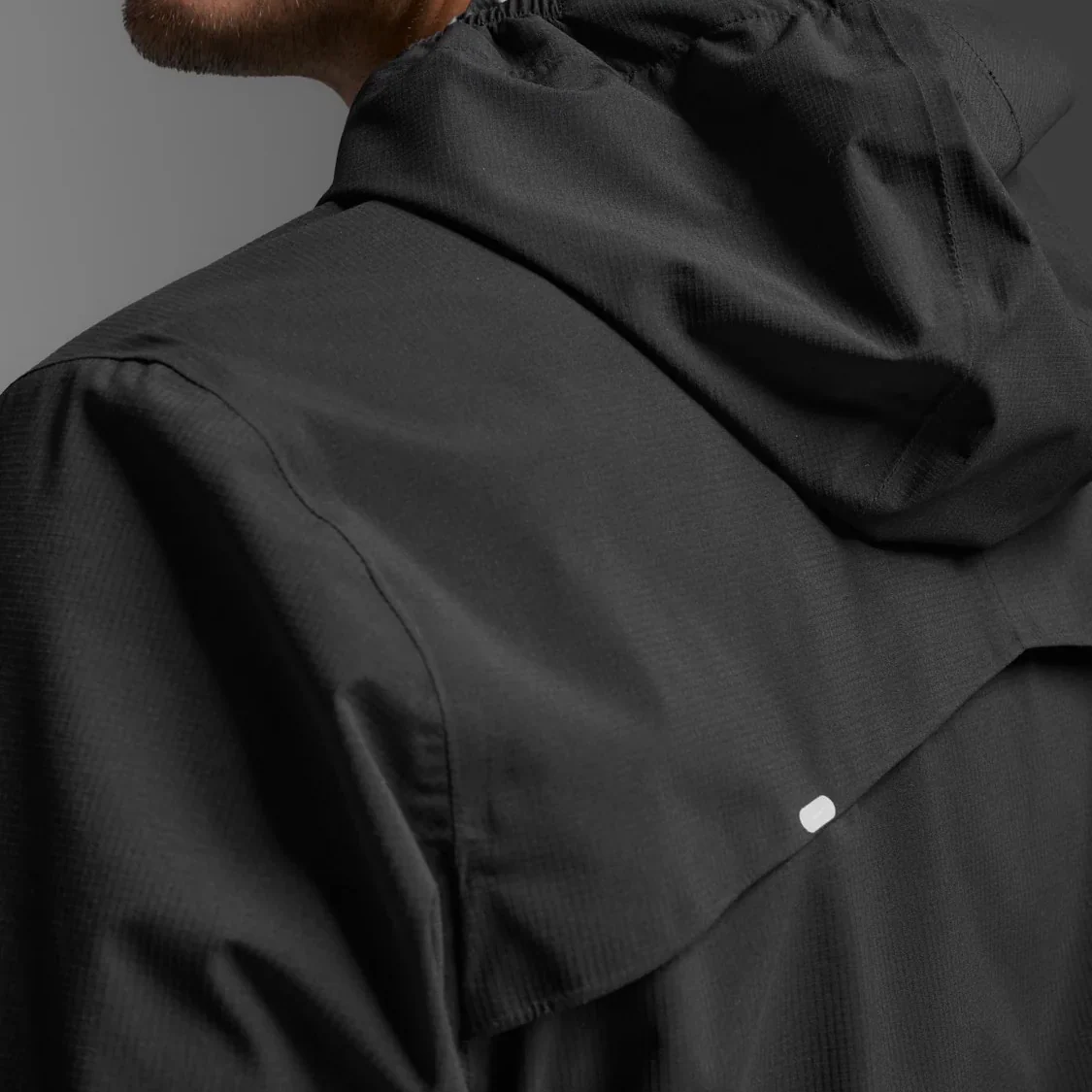 2XU Ignition Shield Jacket | Black / Silver Reflective | Mens - Image 4