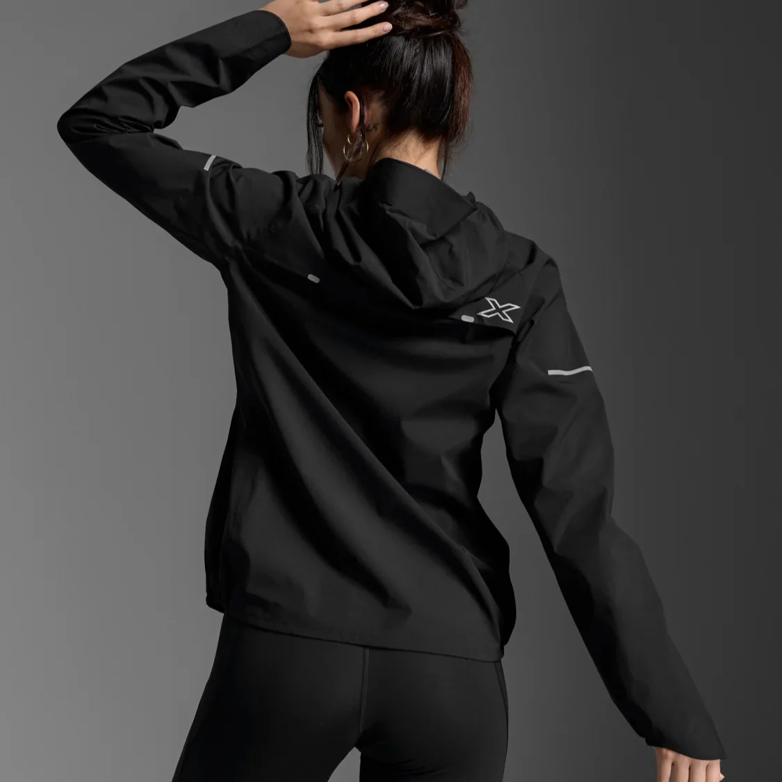 2XU Ignition Shield Jacket | Black / Silver Reflective | Womens - Image 6