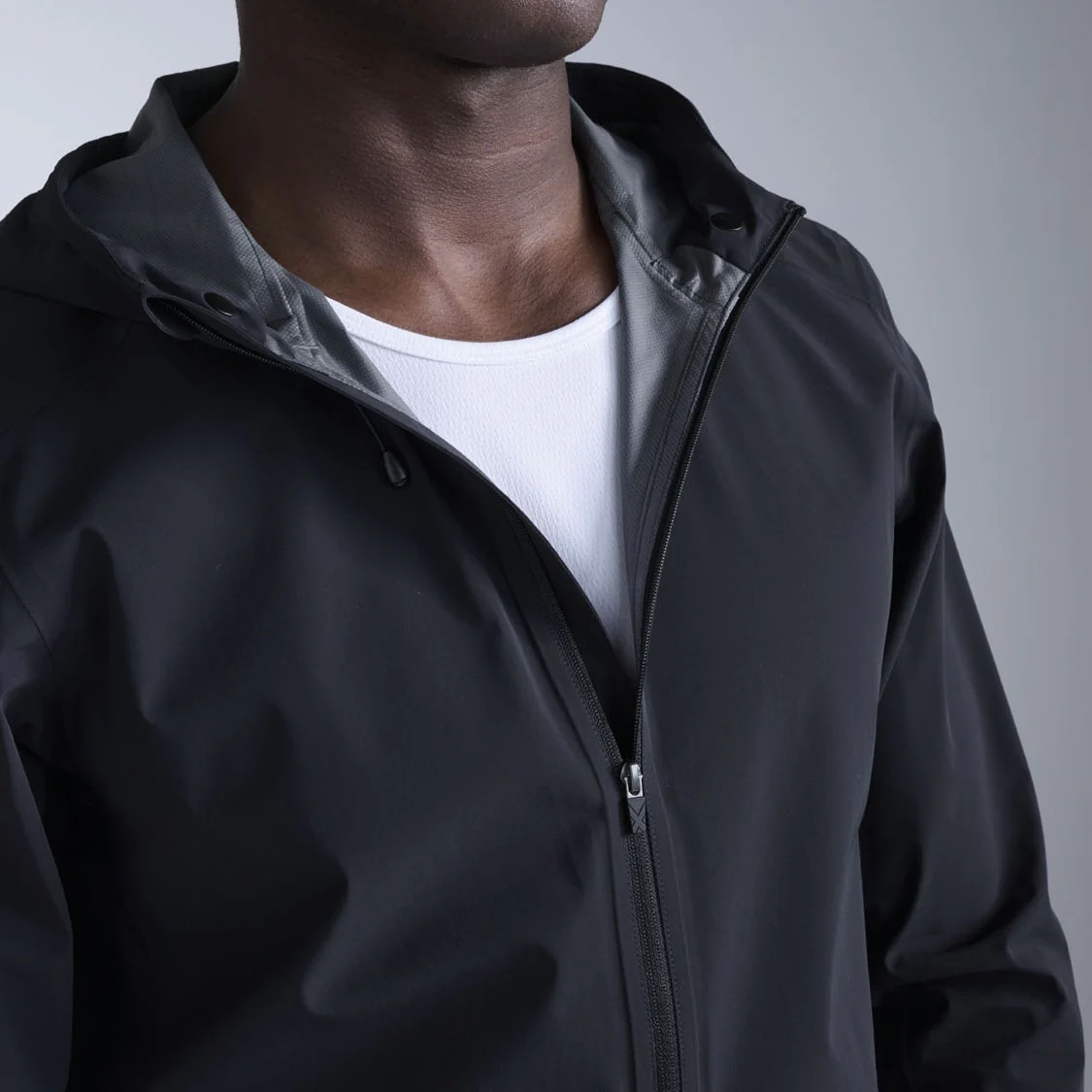 2XU Ignition Shield Waterproof Jacket | Black / Silver Reflective | Mens - Image 3