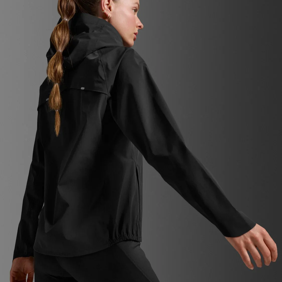 2XU Ignition Shield Waterproof Jacket | Black / Silver Reflective | Womens - Image 5