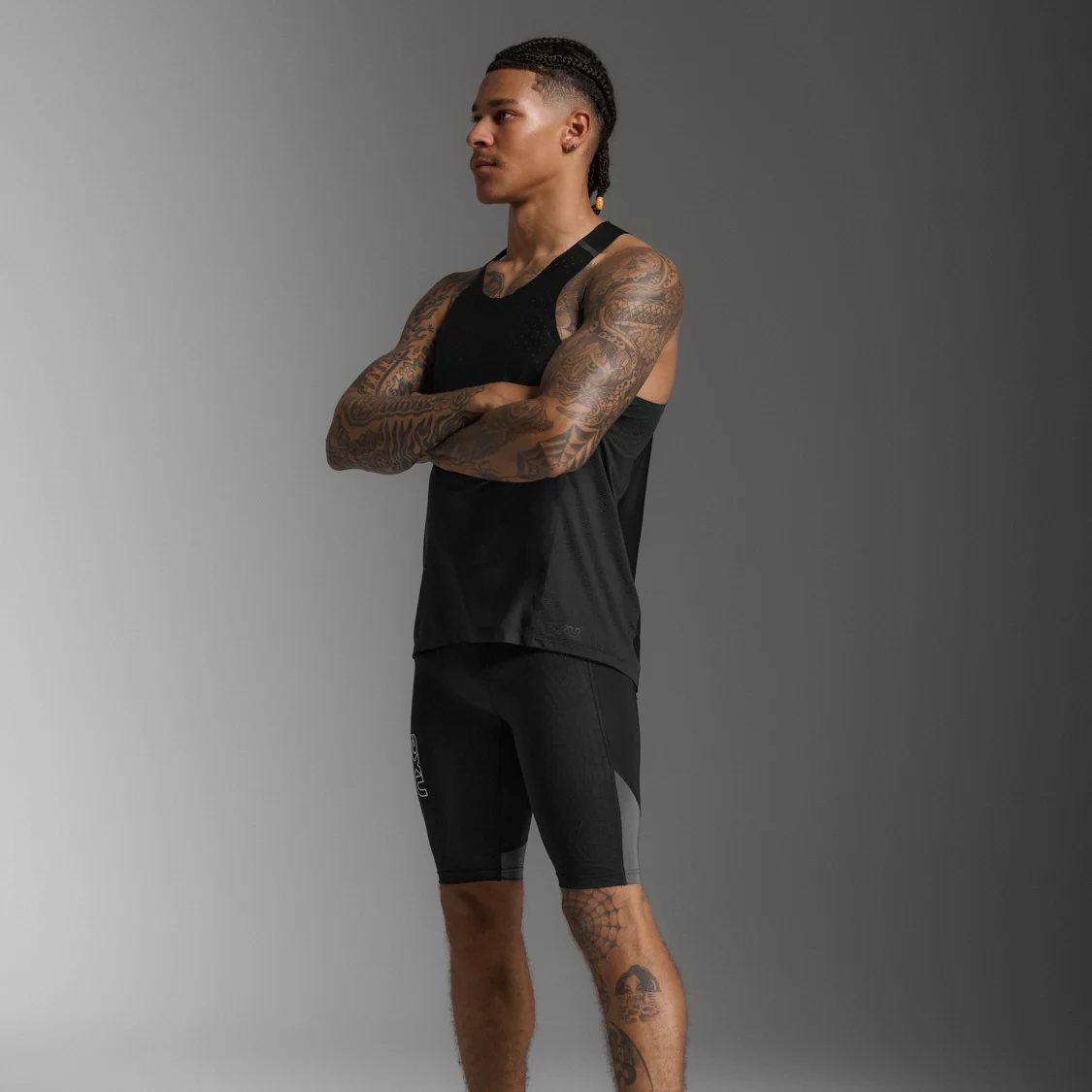 2XU Light Speed React Singlet | Black / Black Reflective | Mens - Image 8