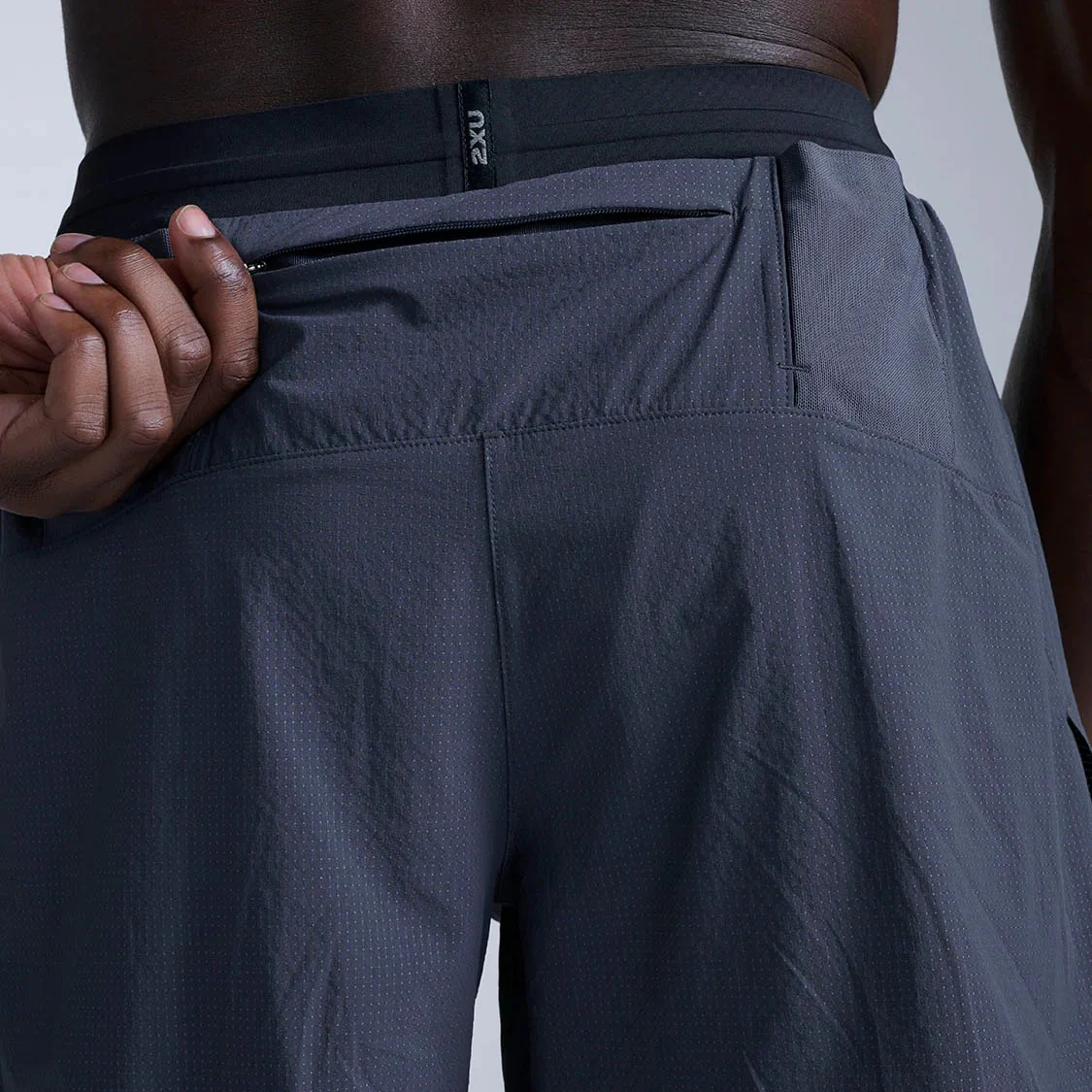 2XU Light Speed Stash 5 Inch Short | India / Black Reflective | Mens - Image 3