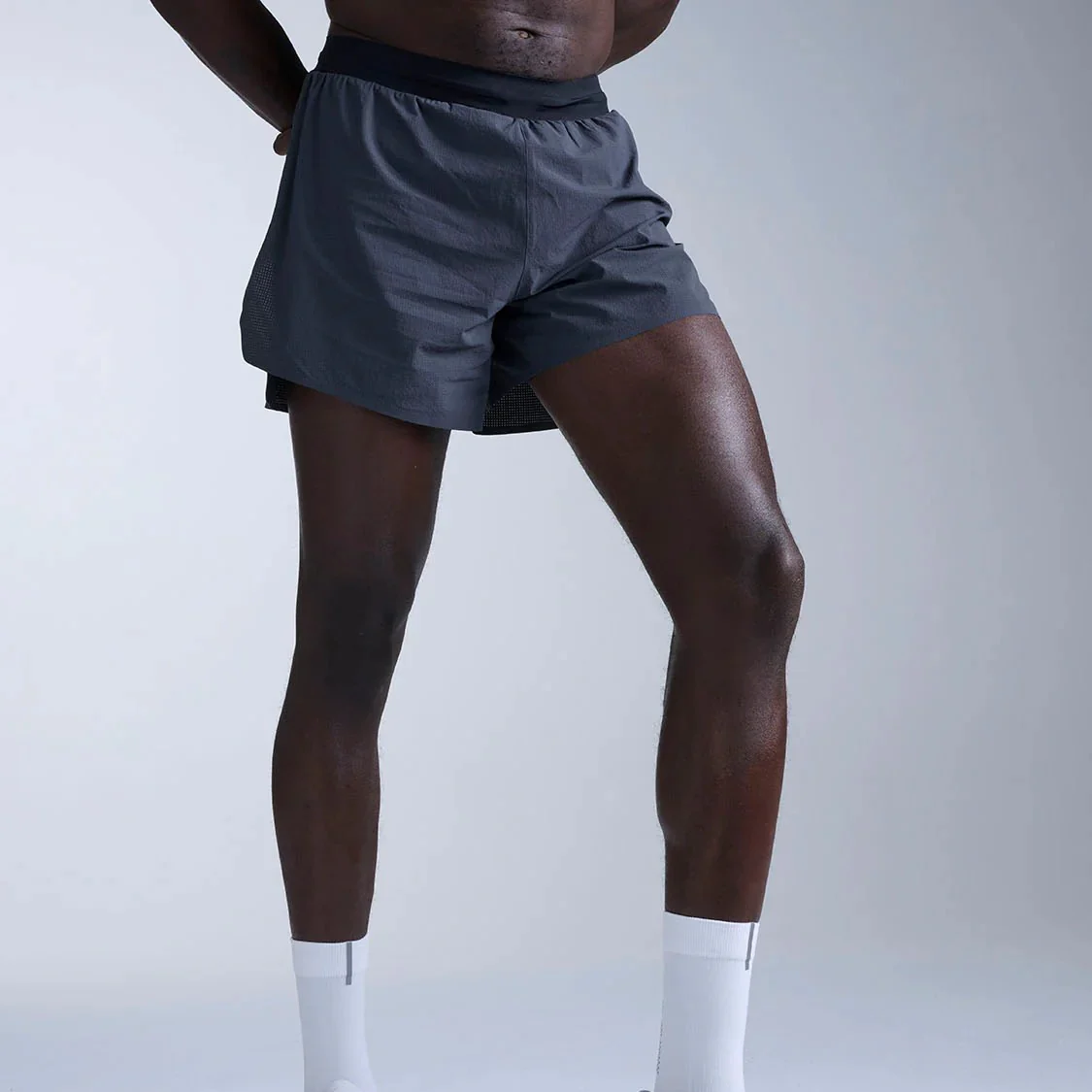 2XU Light Speed Stash 5 Inch Short | India / Black Reflective | Mens - Image 4