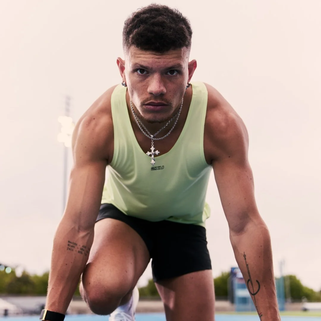 2XU Light Speed Tech Singlet | Cool Matcha / Black Reflective | Mens - Image 5