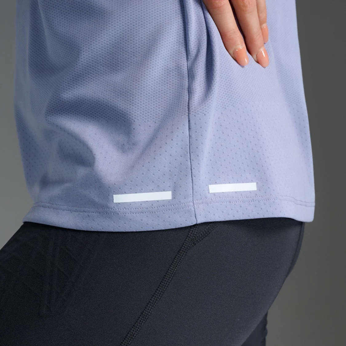 2XU Light Speed Tech Singlet | Digital Lilac / White Reflective | Womens - Image 5