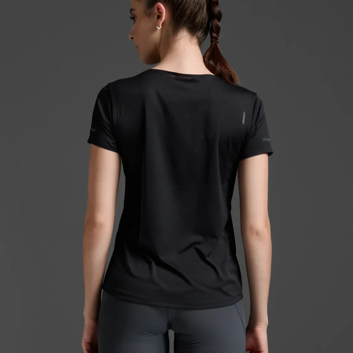 2XU Light Speed Tech Tee | Black / Black Reflective | Womens - Image 6