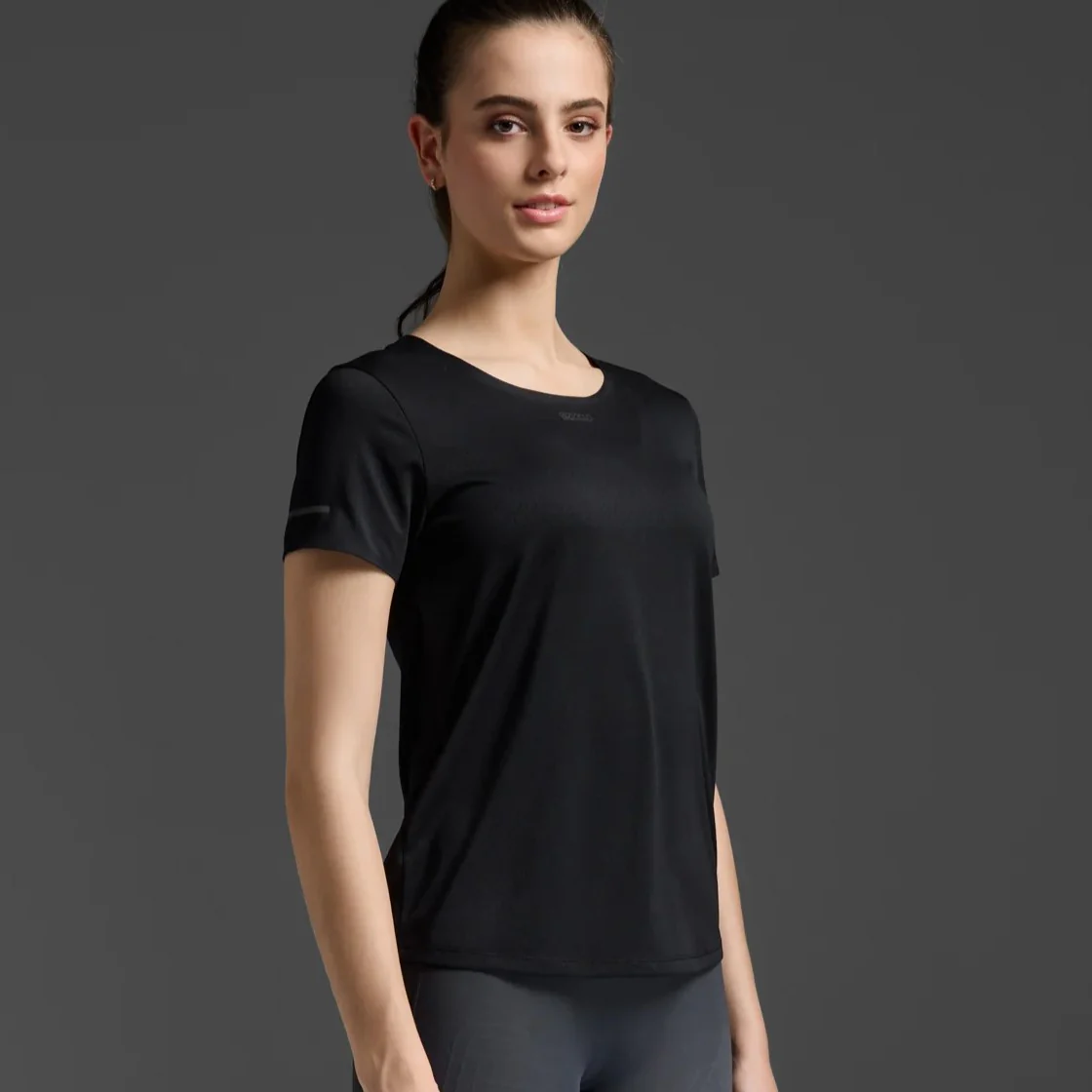 2XU Light Speed Tech Tee | Black / Black Reflective | Womens - Image 7