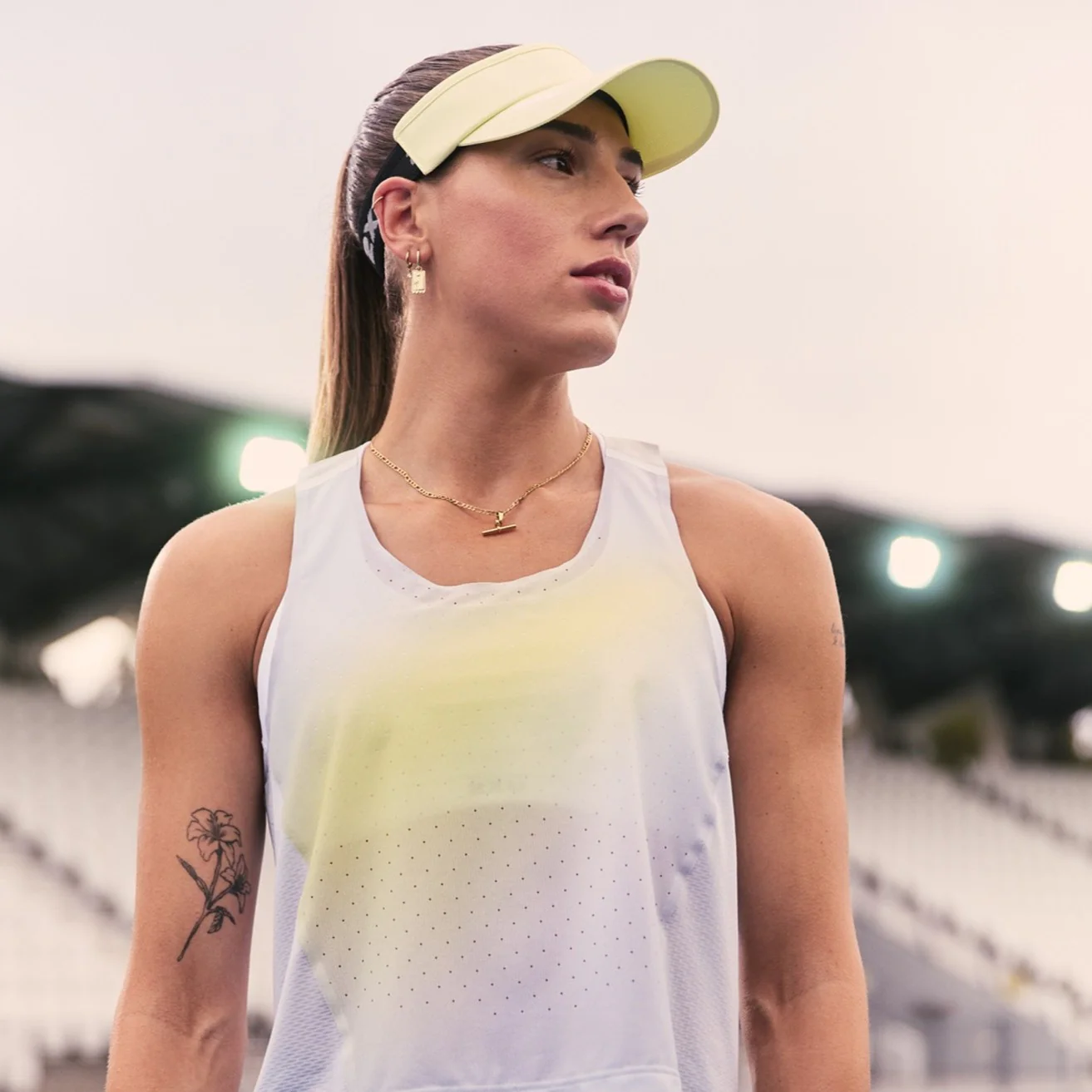 2XU Performance Visor | Lemon Ice / White - Image 2