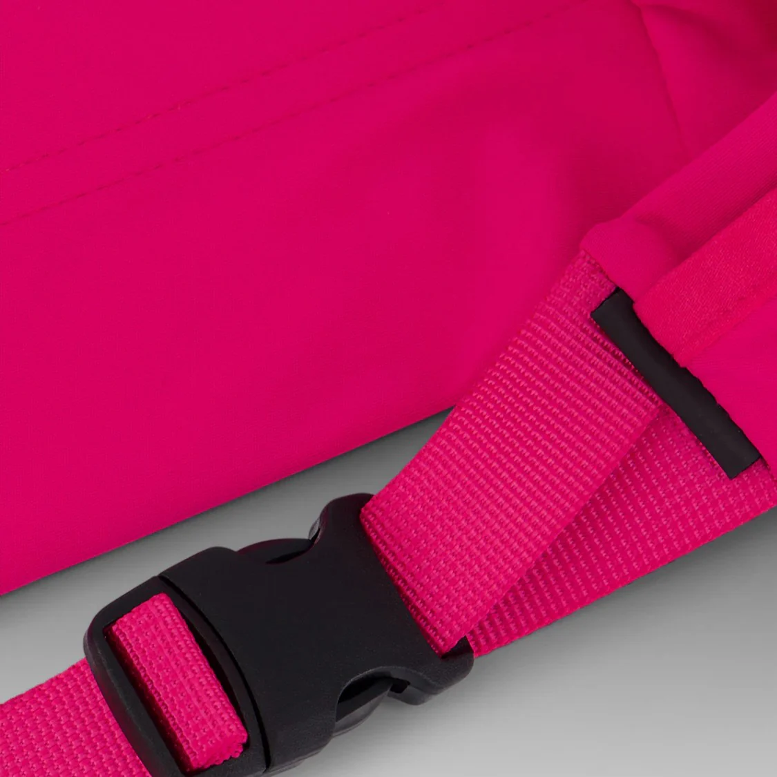 2XU Run Belt | Fuchsia / Black Reflective - Image 2