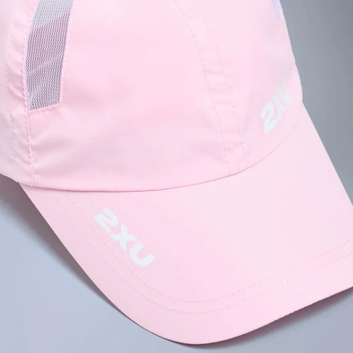 2XU Run Cap | Pink Frost / White - Image 2