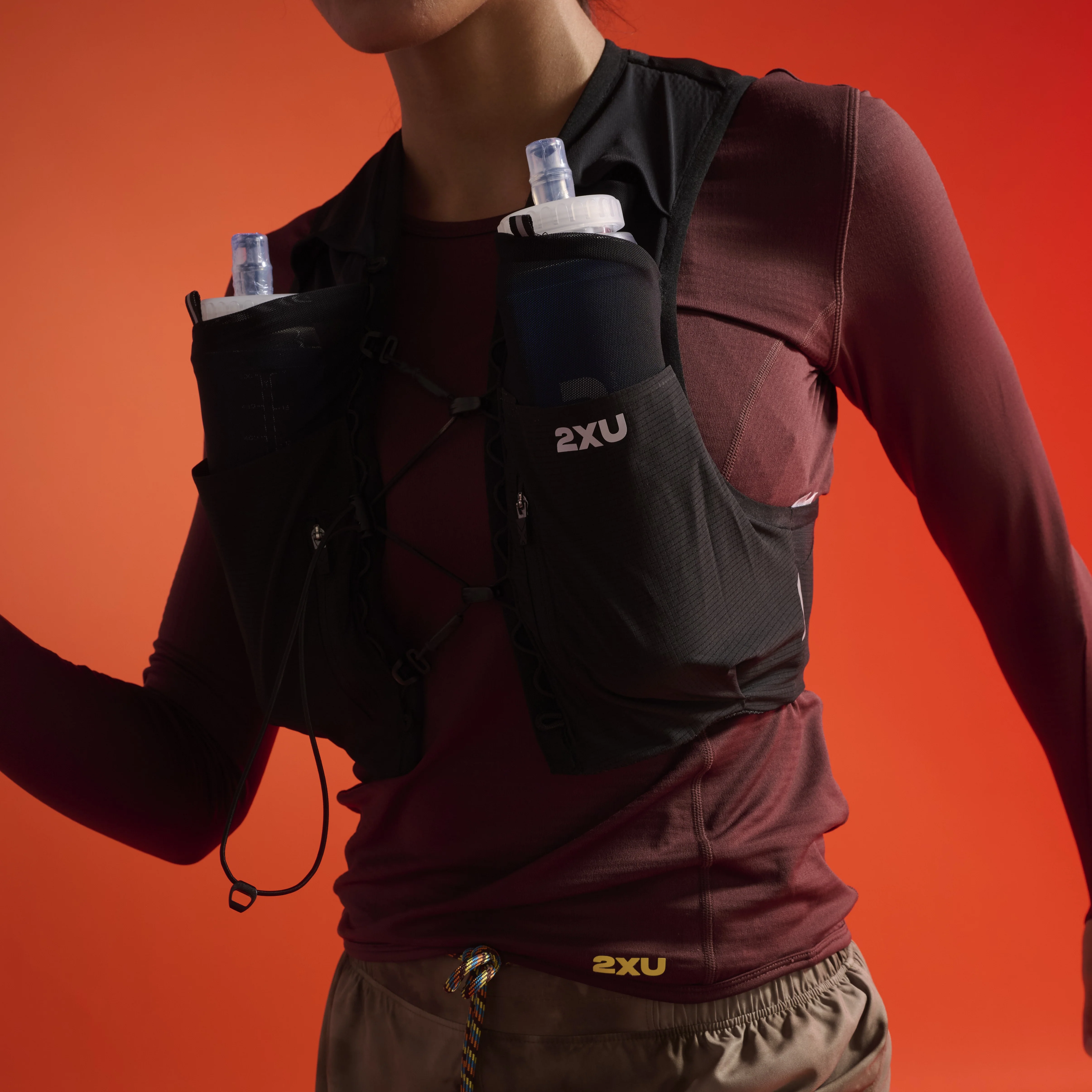 2XU Run Hydration Vest | Black / Silver Reflective - Image 3