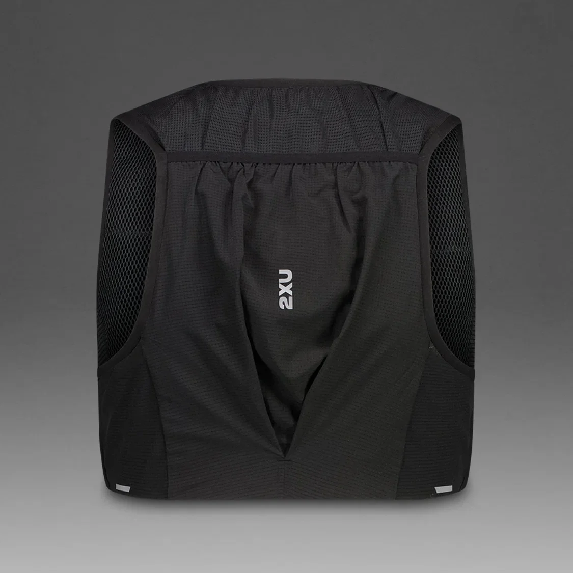 2XU Run Hydration Vest | Black / Silver Reflective - Image 6