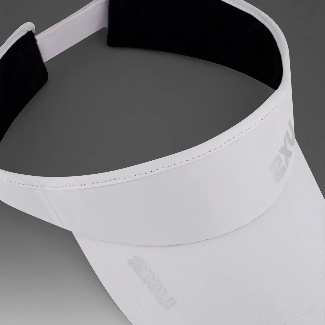 2XU Run Visor | White - Image 2