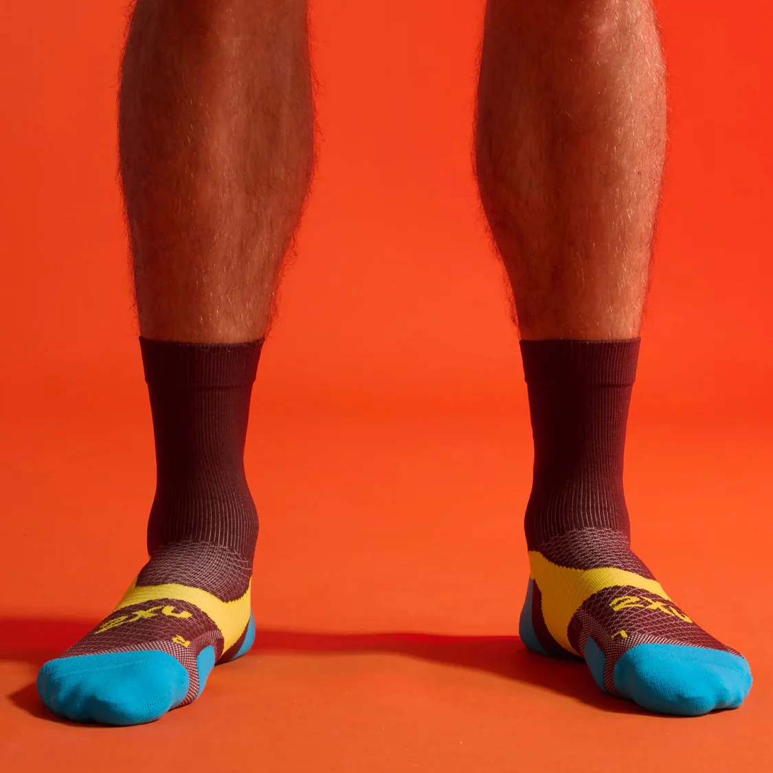 2XU Vectr Socks | Light Cushion | Crew Length | Earthberry / Wattle Mist - Image 4