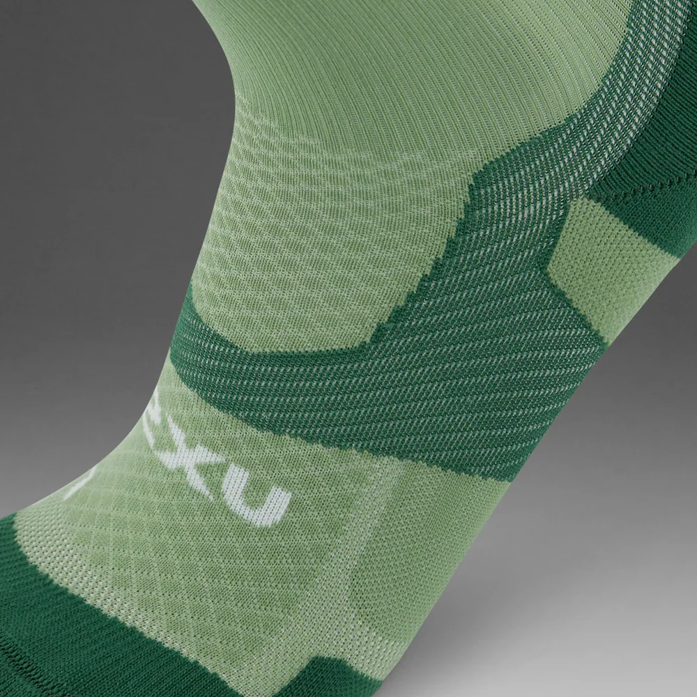 2XU Vectr Socks | Light Cushion | Crew Length | Eucalyptus / Fern Green - Image 3