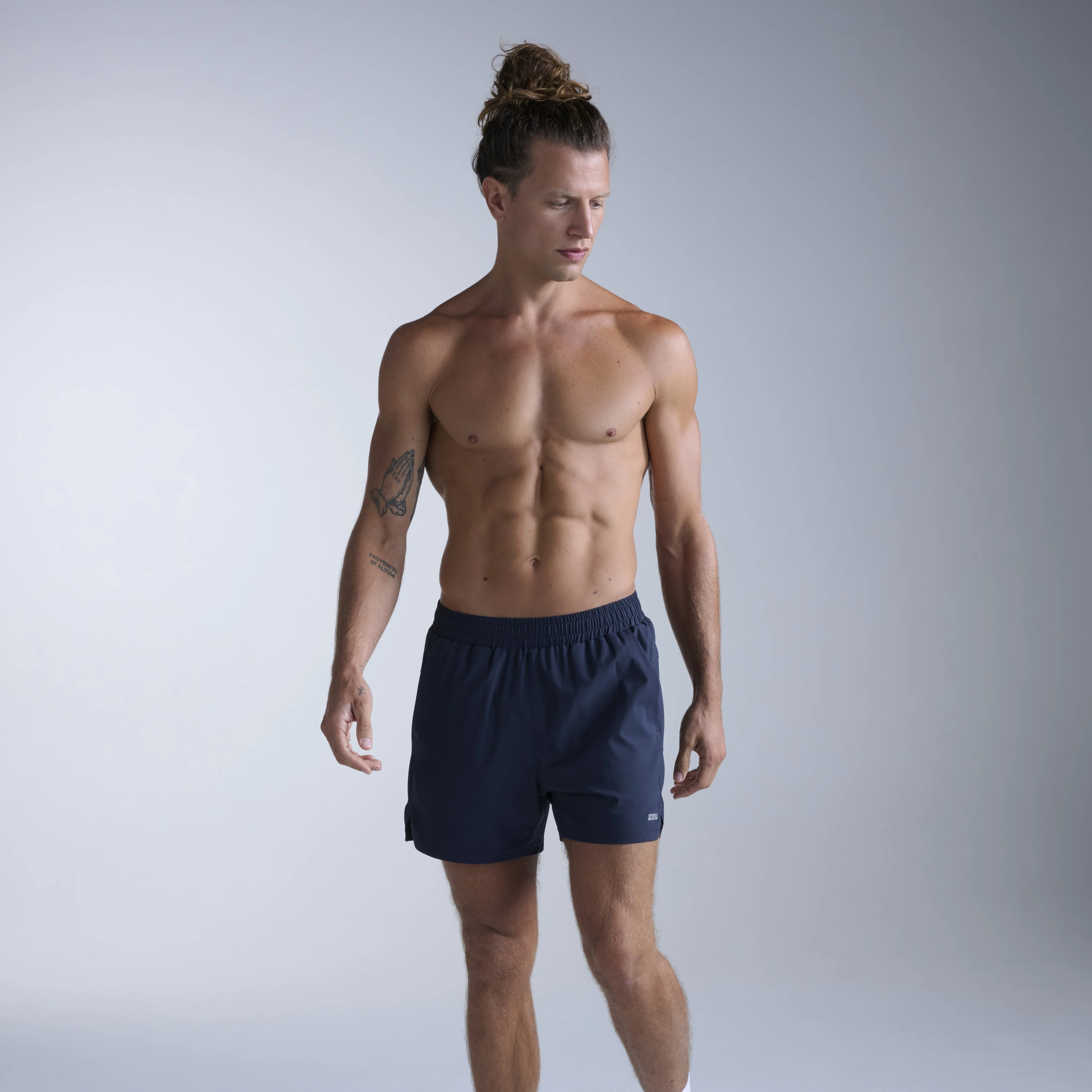 2XU Aero 5 Inch Shorts | Midnight / Silver Reflective | Mens - Image 2