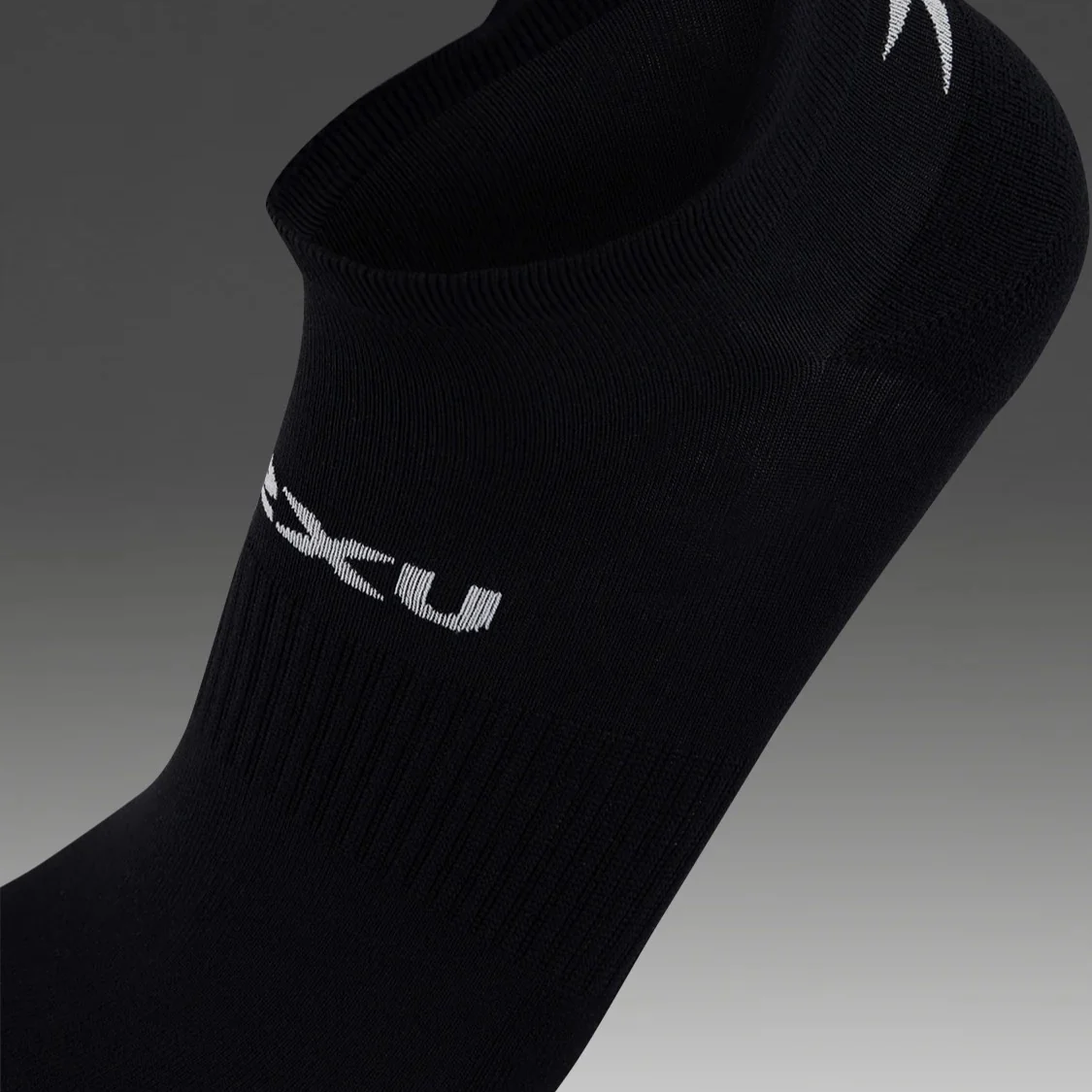 2XU Ankle Sock 3 Pack | Black / White - Image 2