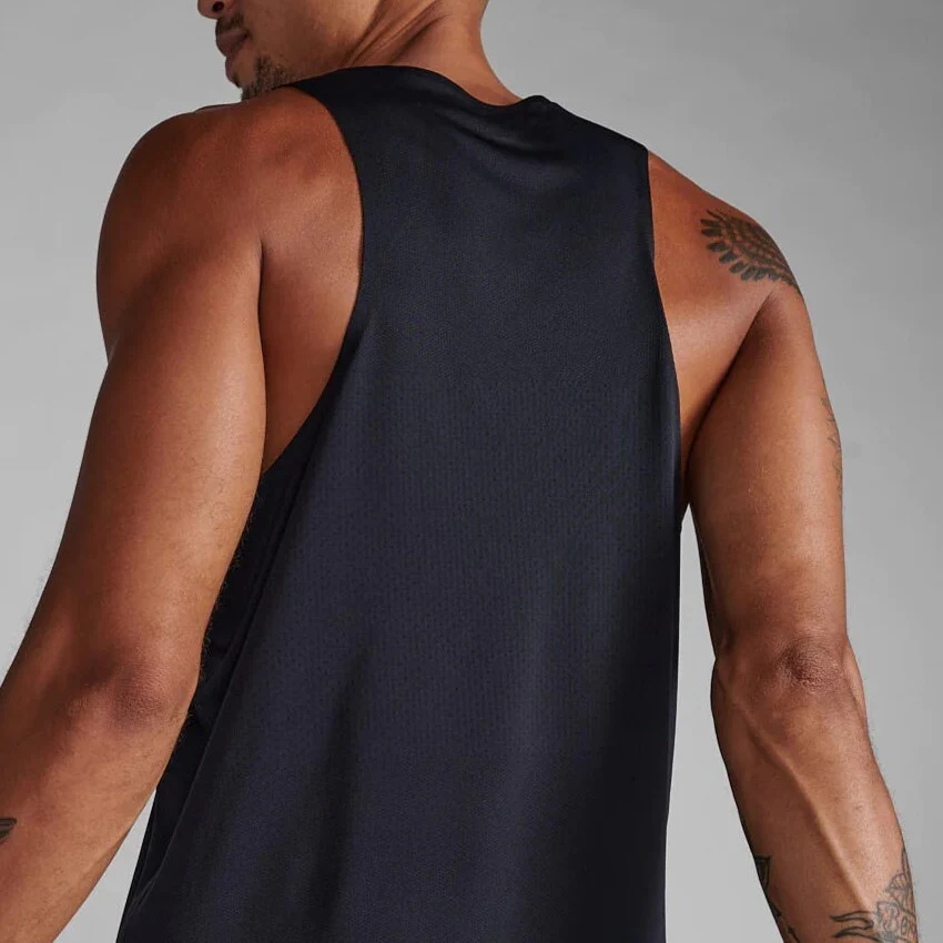 2XU Light Speed Tech Singlet | Black / Black Reflective | Mens - Image 5