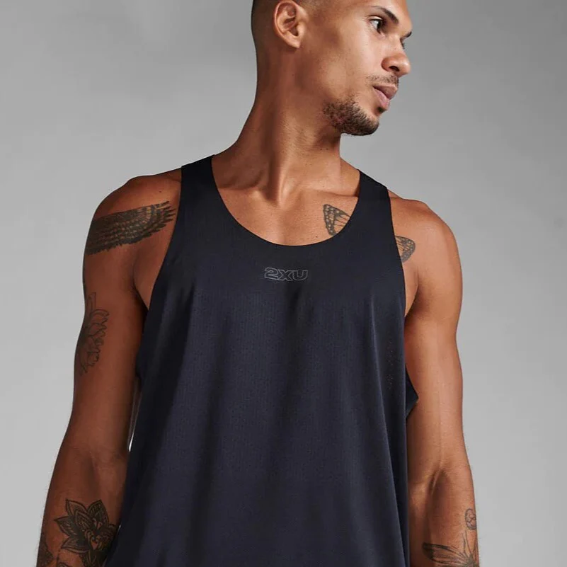 2XU Light Speed Tech Singlet | Black / Black Reflective | Mens - Image 6