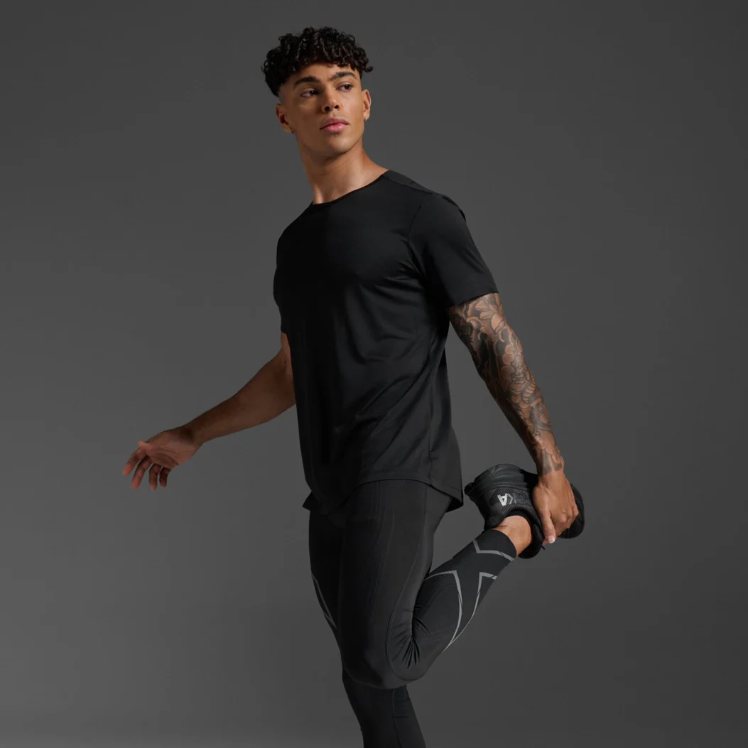 2XU Light Speed Tech Tee | Black / Black Reflective | Mens - Image 6