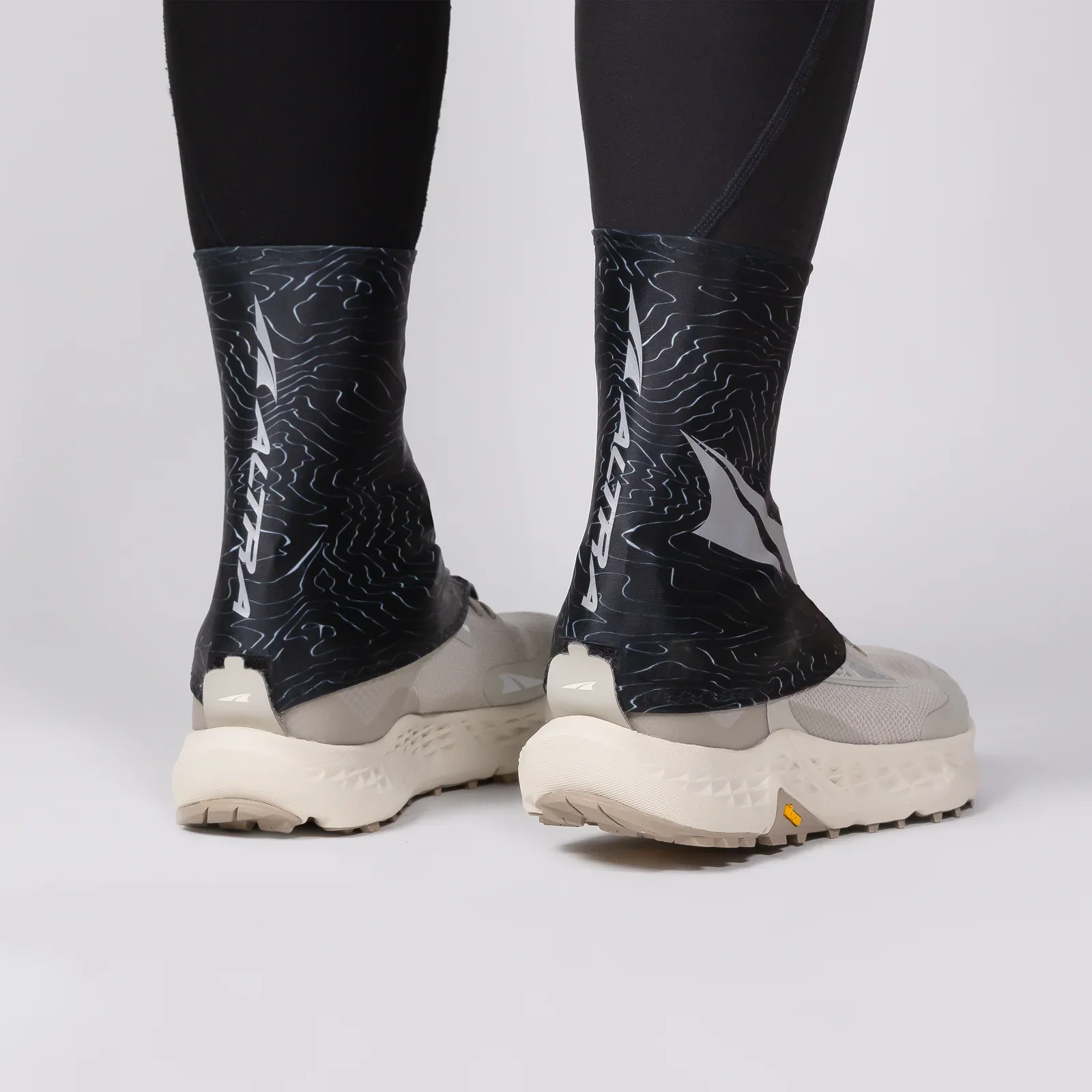 Altra Trail Gaiter | Black / Silver / Grey - Image 2