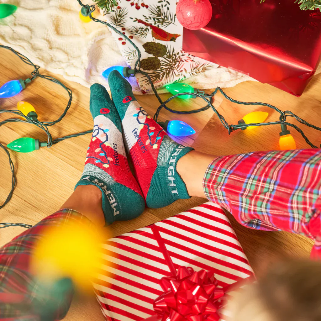 Feetures Elite | Light Cushion | No Show Tab | Merry & Bright - Image 3