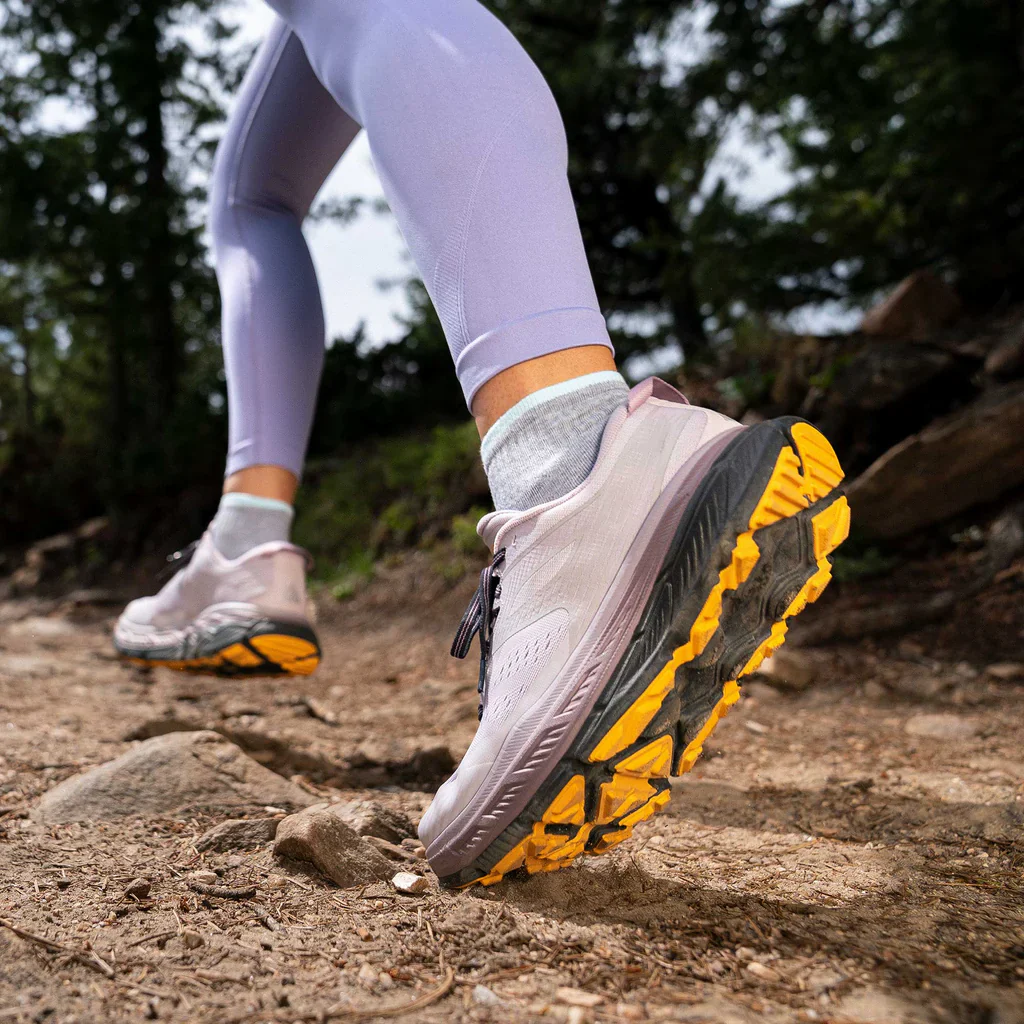 Feetures Trail | Max Cushion | Quarter Length | Light Grey - Image 2
