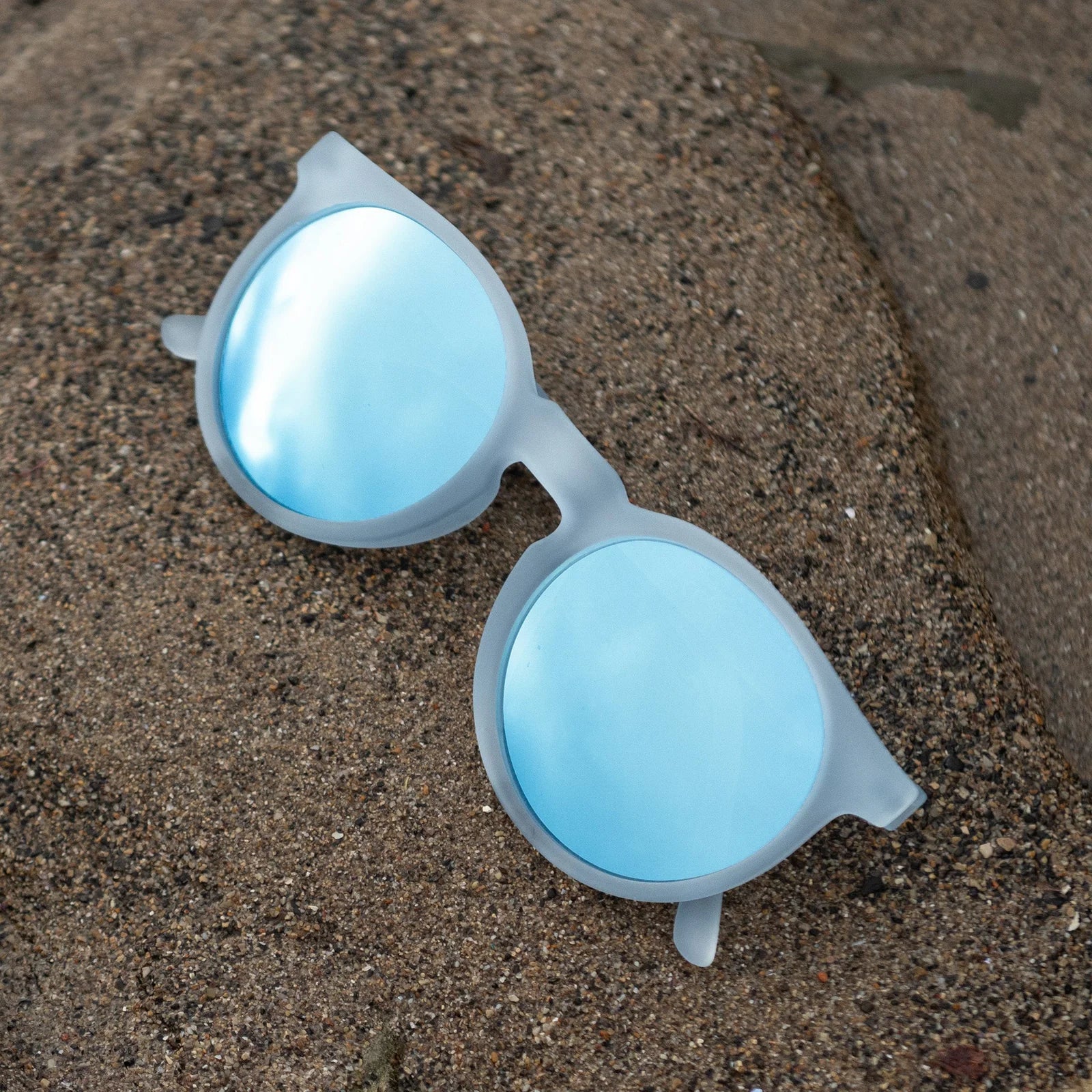 Goodr Sunglasses | Circle G | Beach Trash is My Treasure - Image 4