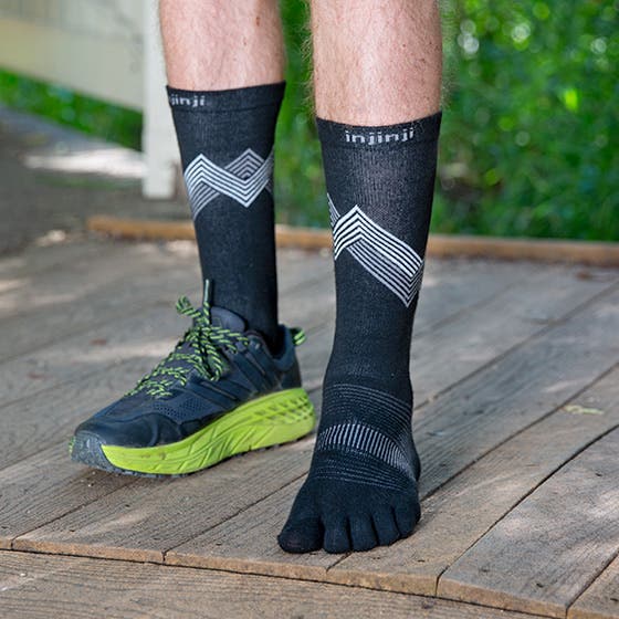 Injinji Run Sock | Lightweight | Crew Length | Black - Image 2