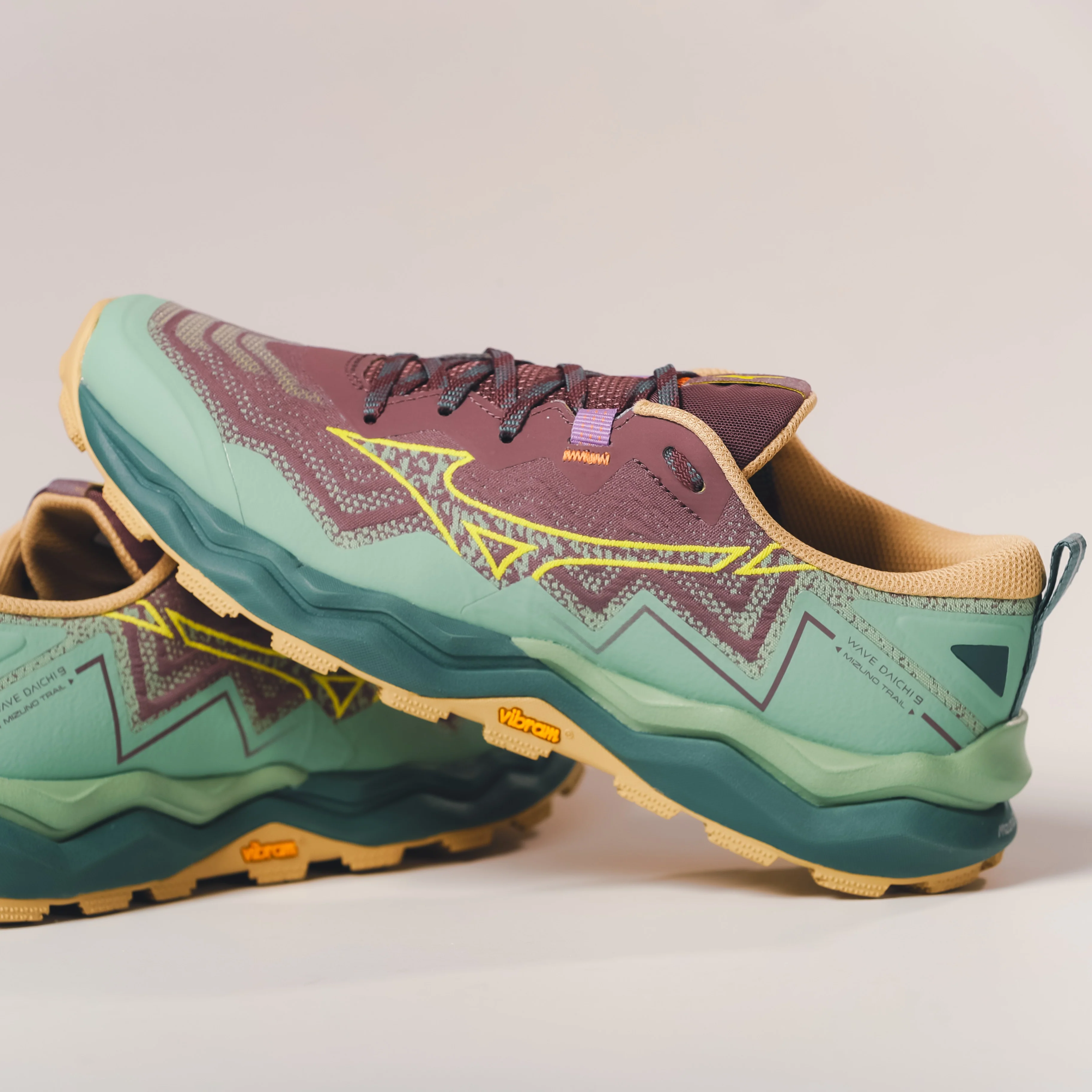 Mizuno Wave Daichi 9 | Granite Green / Fortune Yellow / Pale Khaki | Womens - Image 2